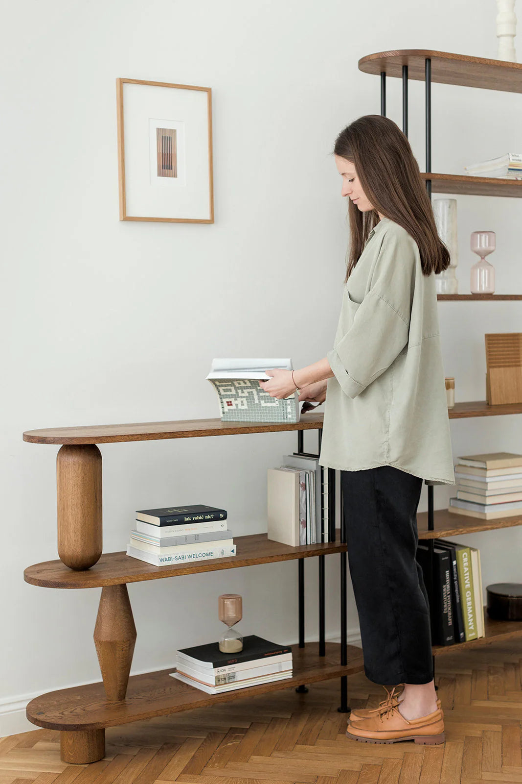 Regal VAZOO aus gebleichtem Eichenholz