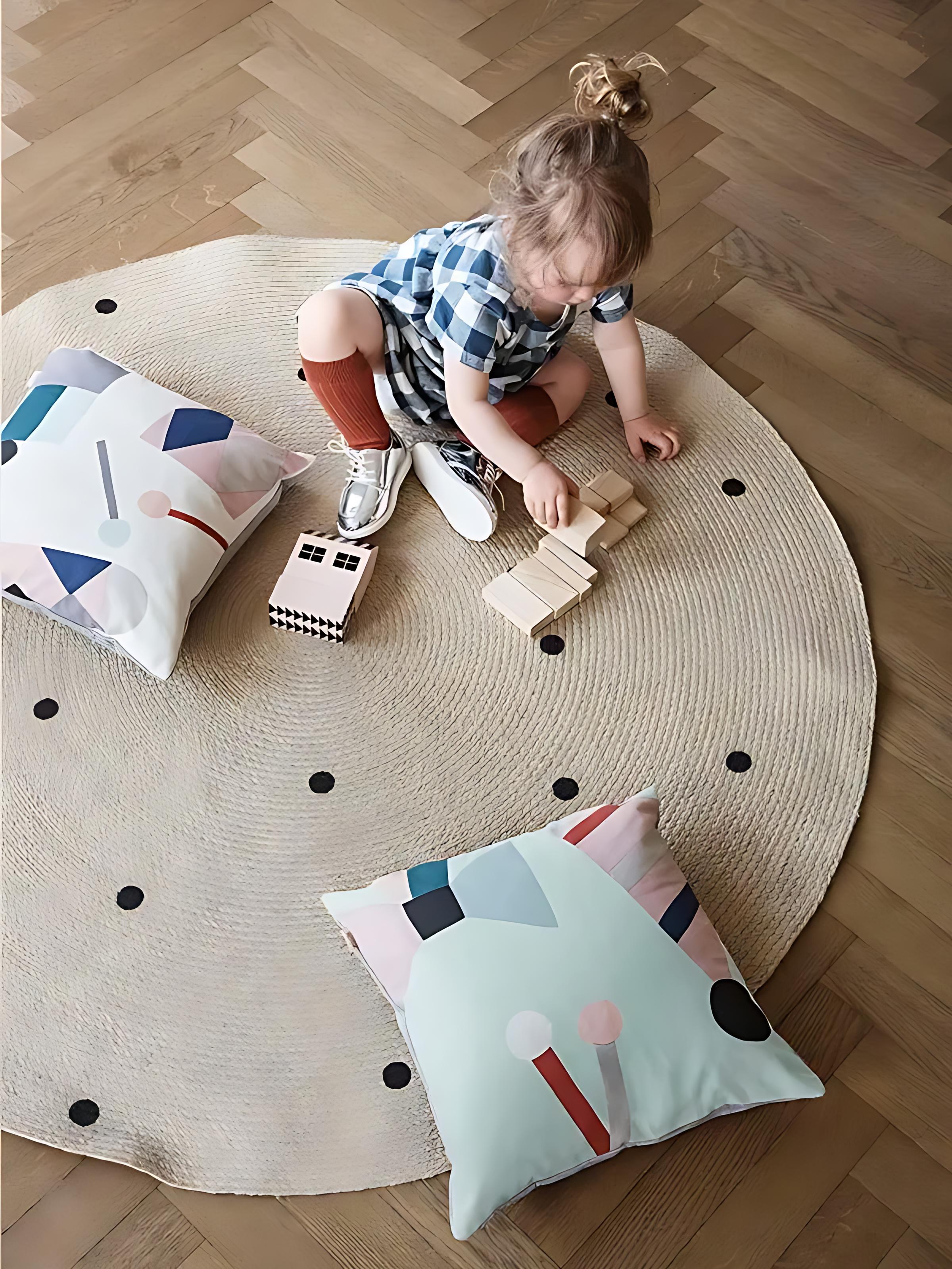 BLACK DOTS Jute-Punktteppich
