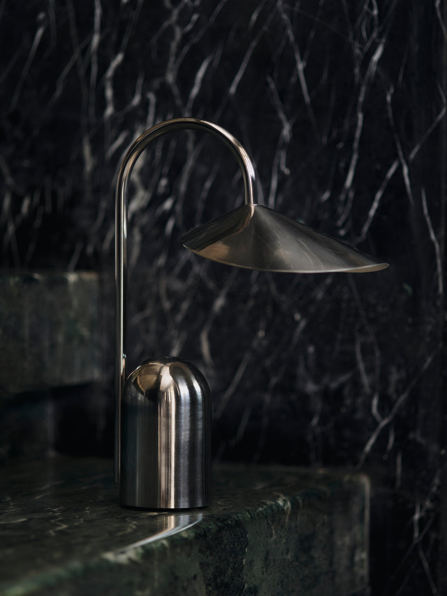 Portable lamp ARUM steel