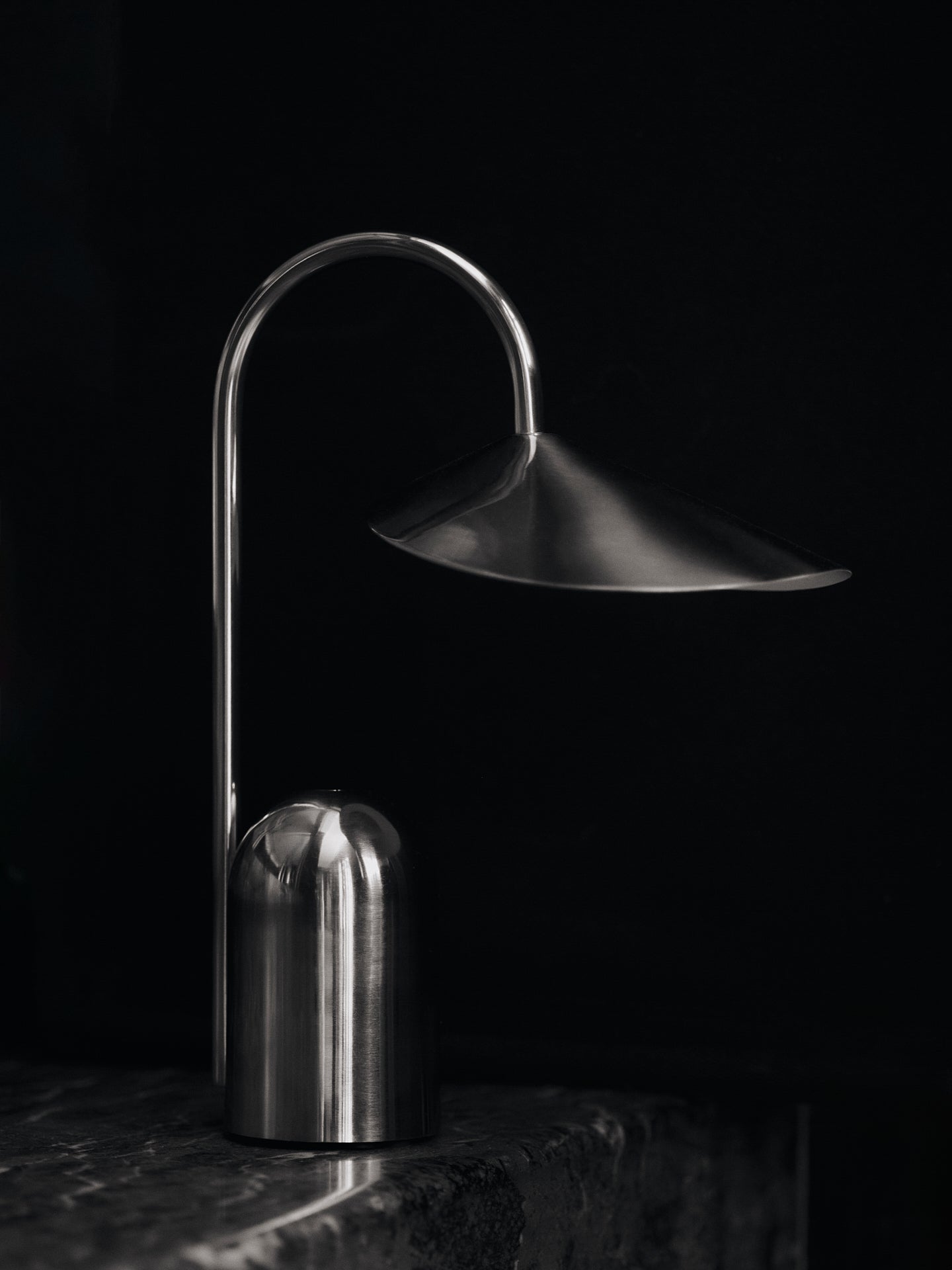 Portable lamp ARUM steel