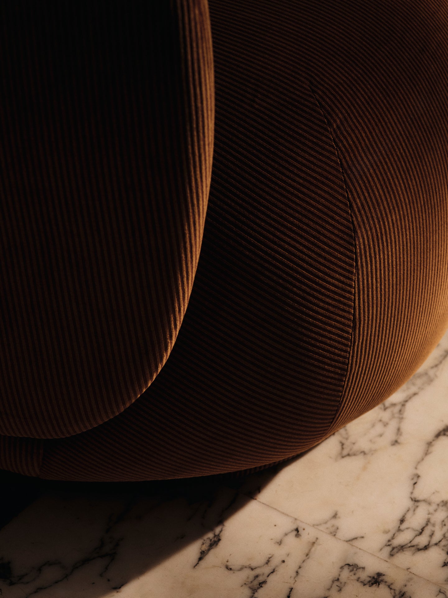 Drehstuhl RICO LOUNGE Devoré Velvet rdzawy