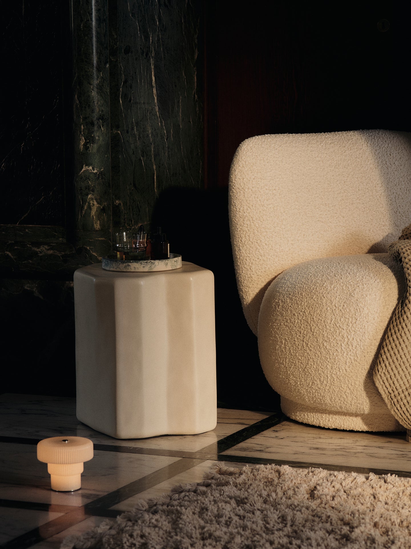 Fotel RICO PICCOLO LOUNGE Nordic Bouclé złamana biel