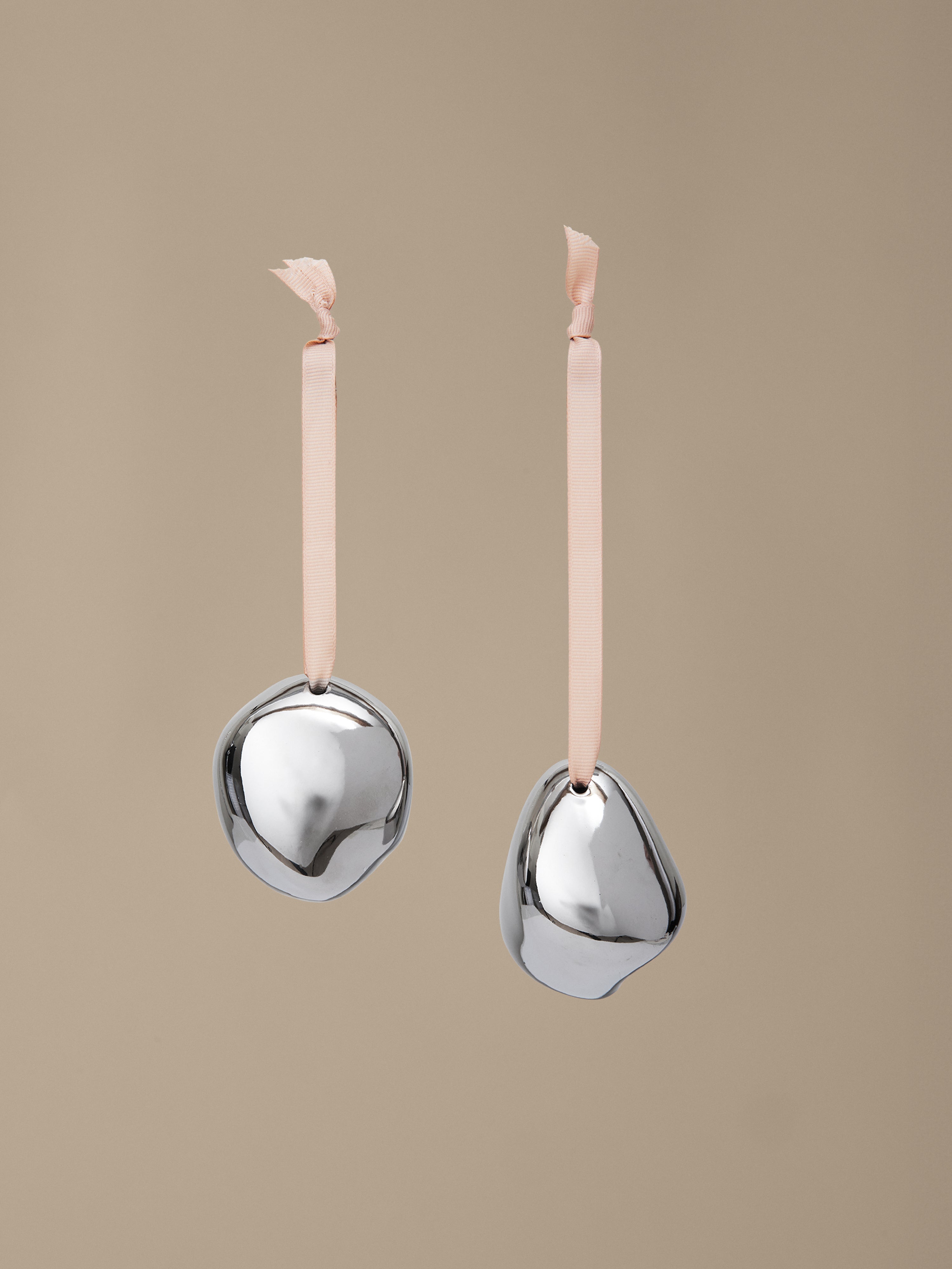 BELLURE Silver Christmas Ornament Set