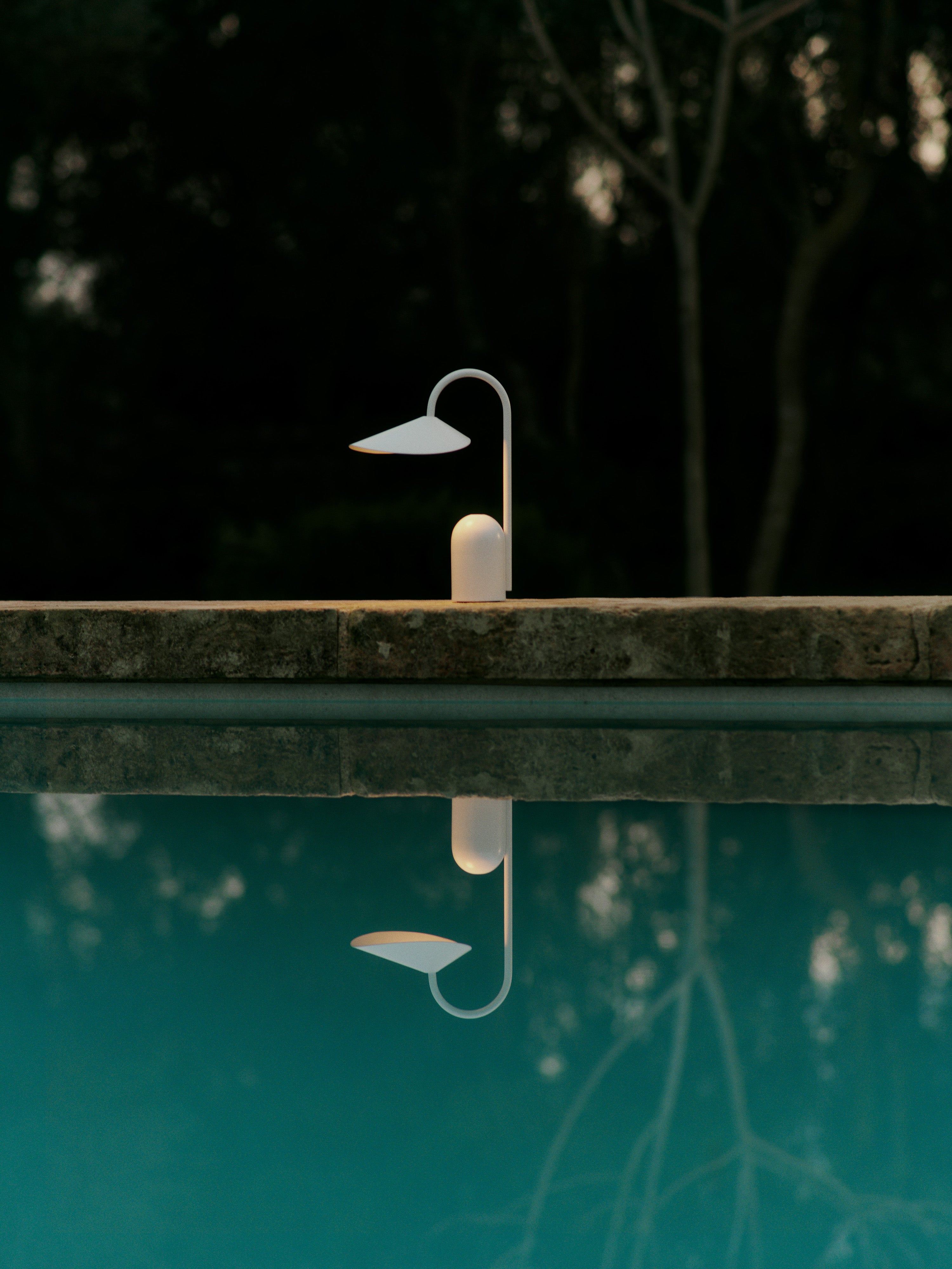 Tragbare Lampe ARUM weiß