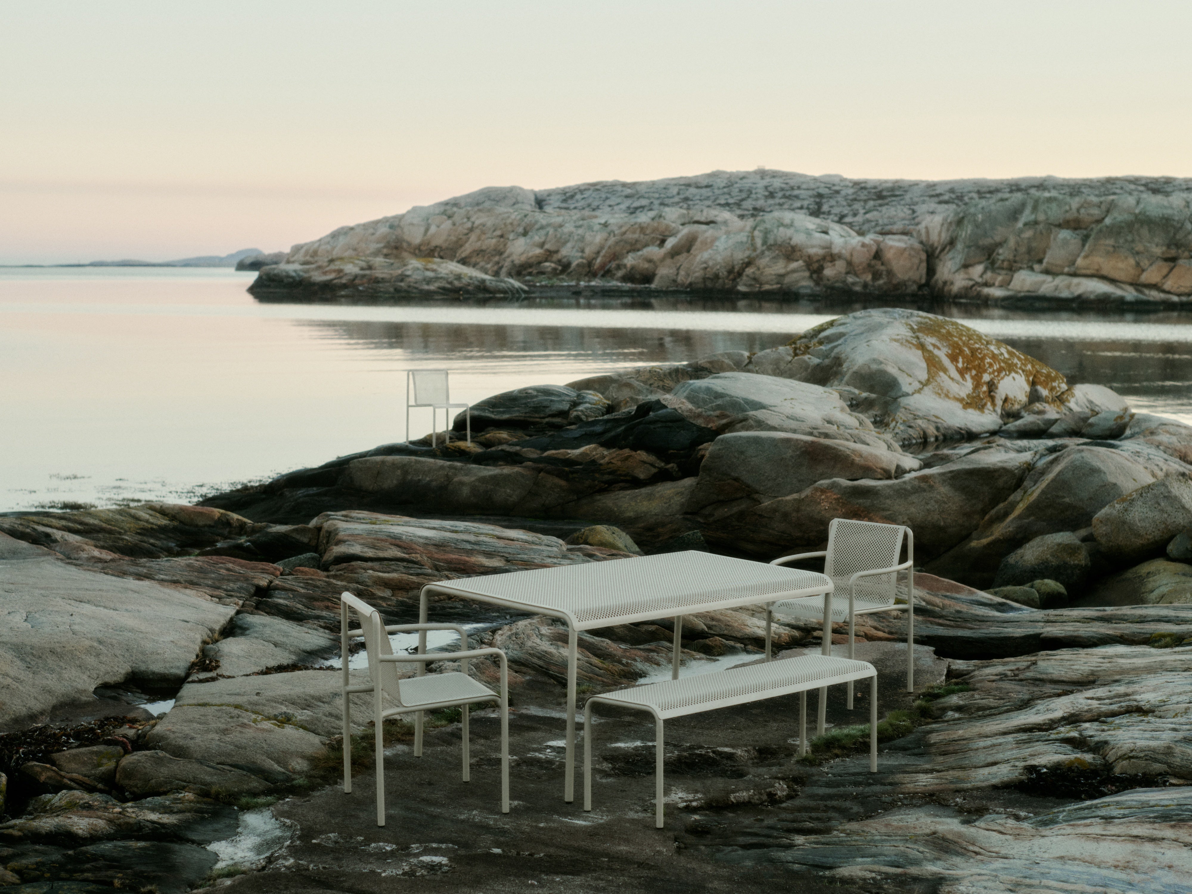 DAPPLE Chair Beige