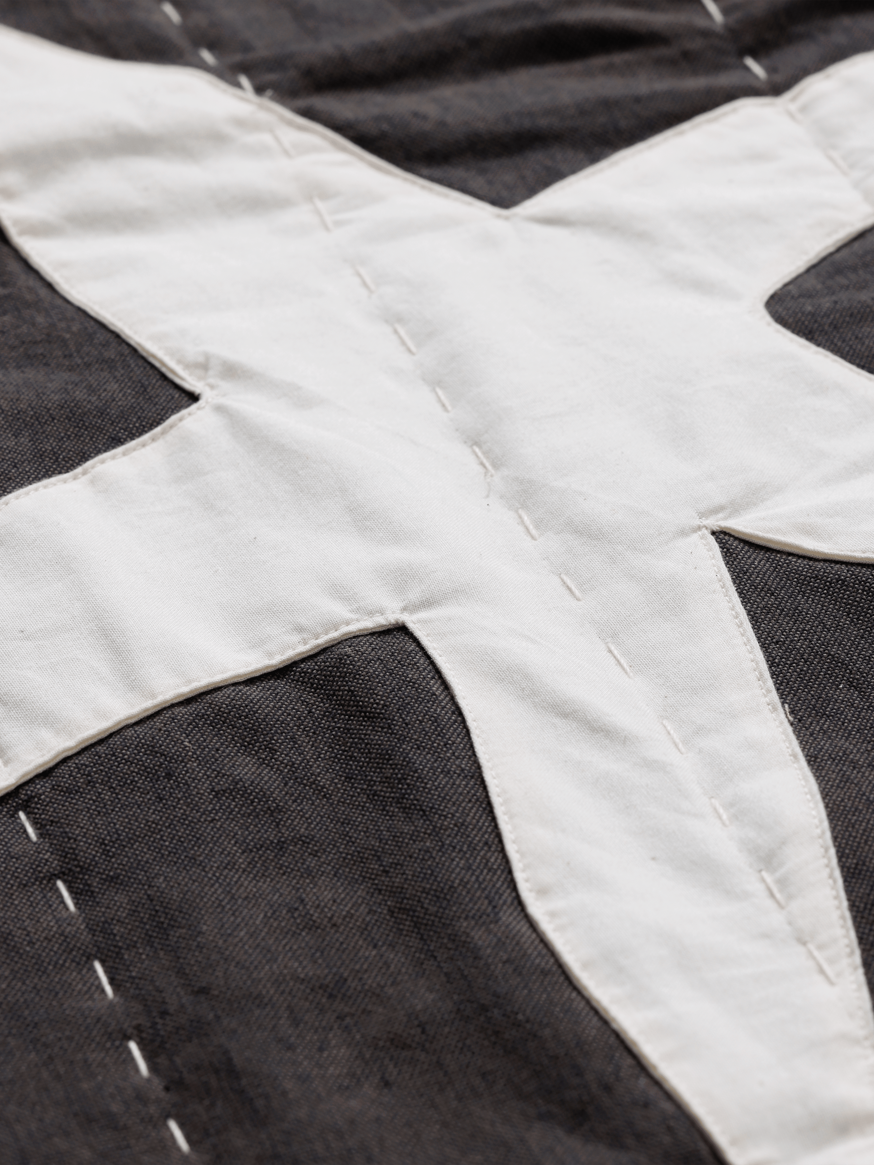 Quilted cushion KOVE APPLIQUÉ anthracite