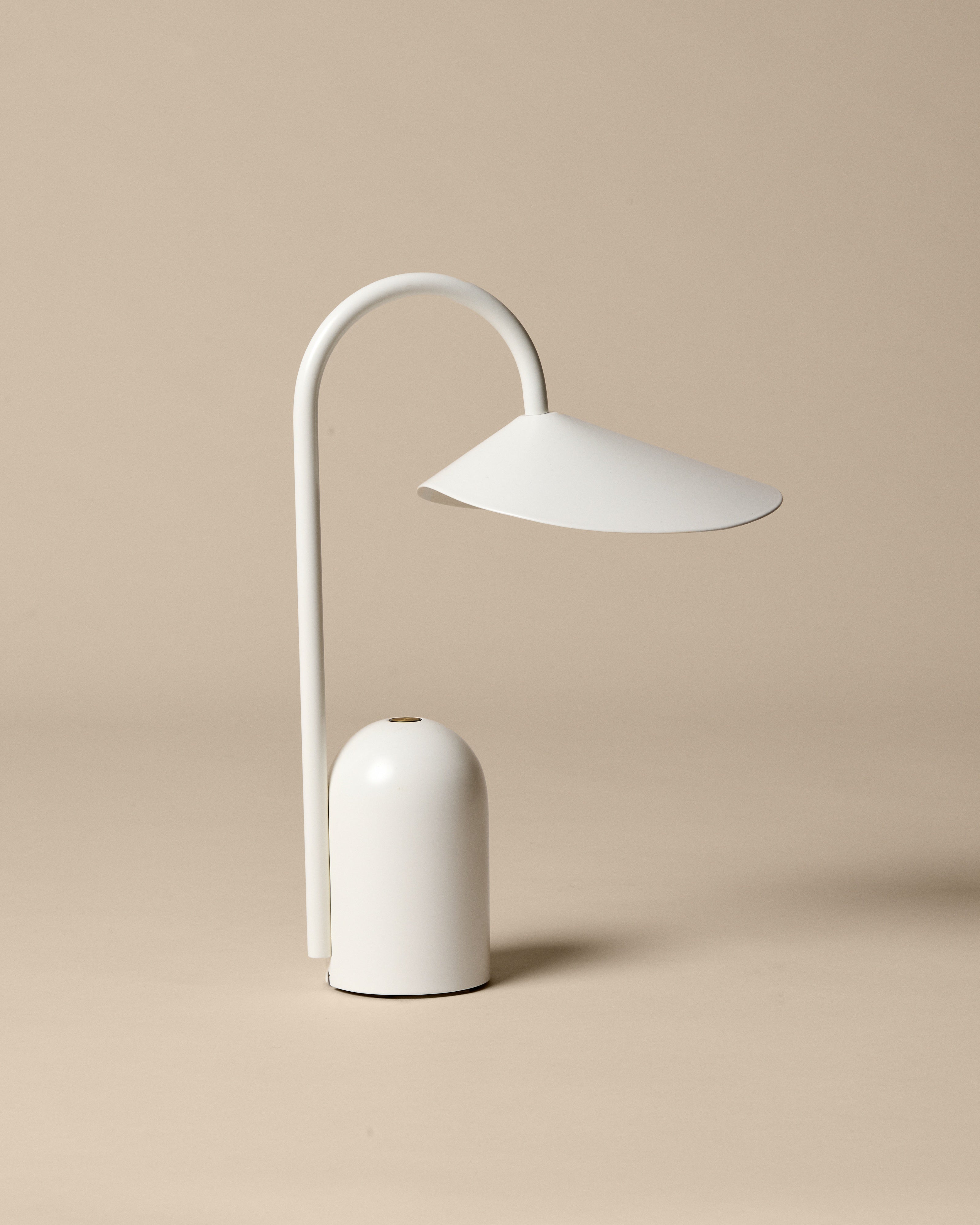 ARUM portable lamp white