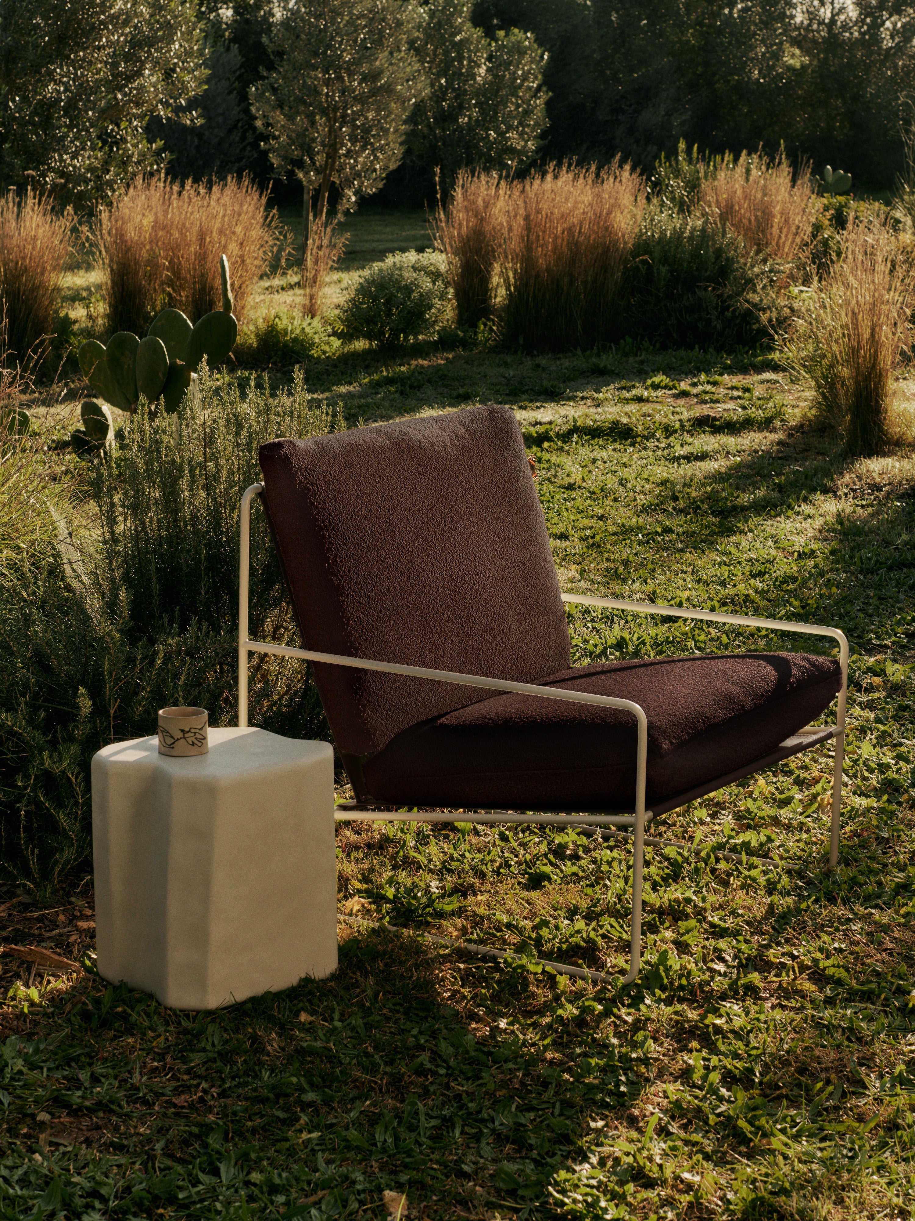 DESERT Outdoor Armchair in Brown Boucle with Black Base