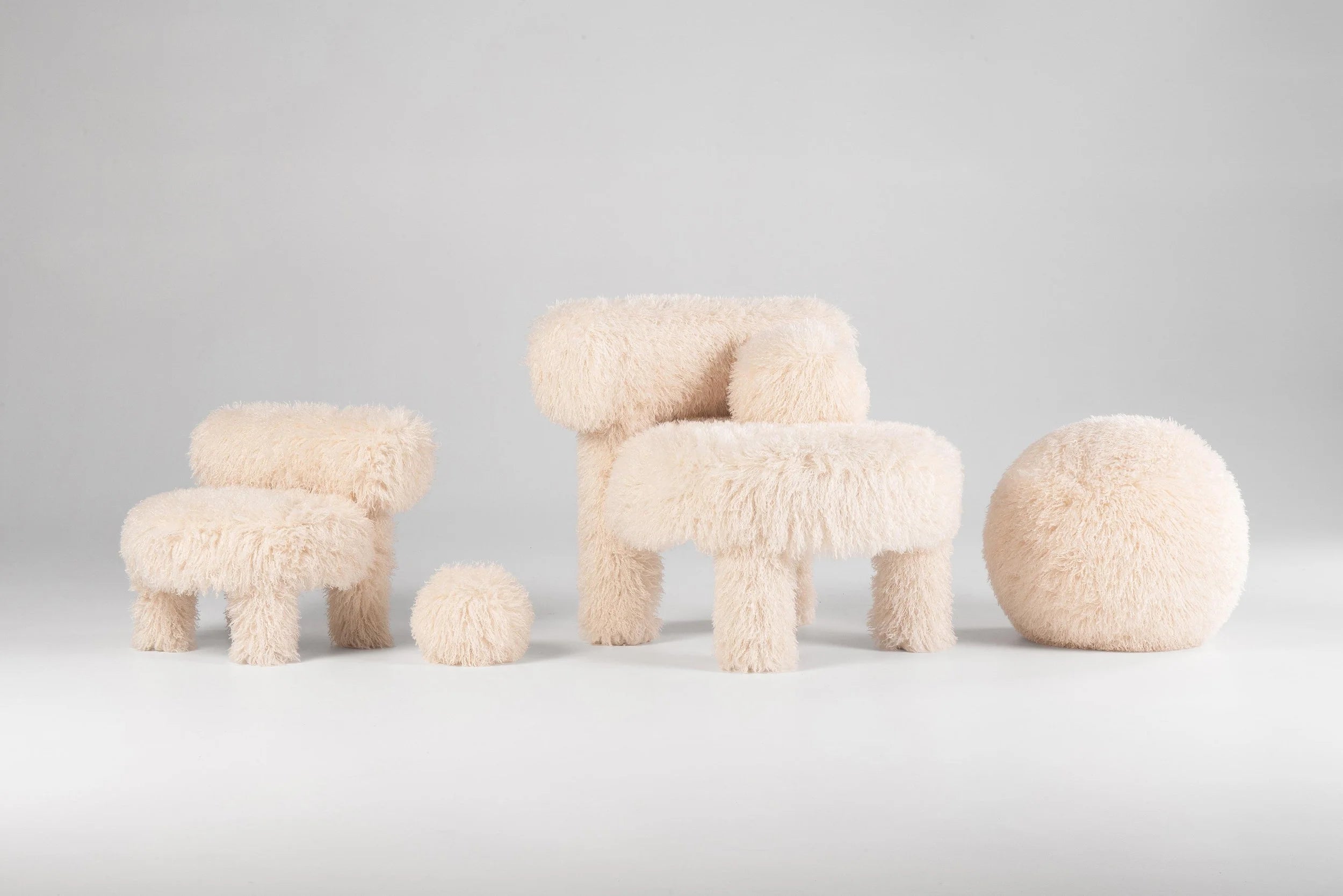 GROPIUS CS1 Armchair - FLUFFY EDITION artificial fur