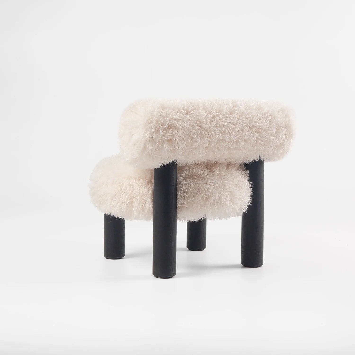 GROPIUS CS2 Armchair - FLUFFY EDITION artificial fur