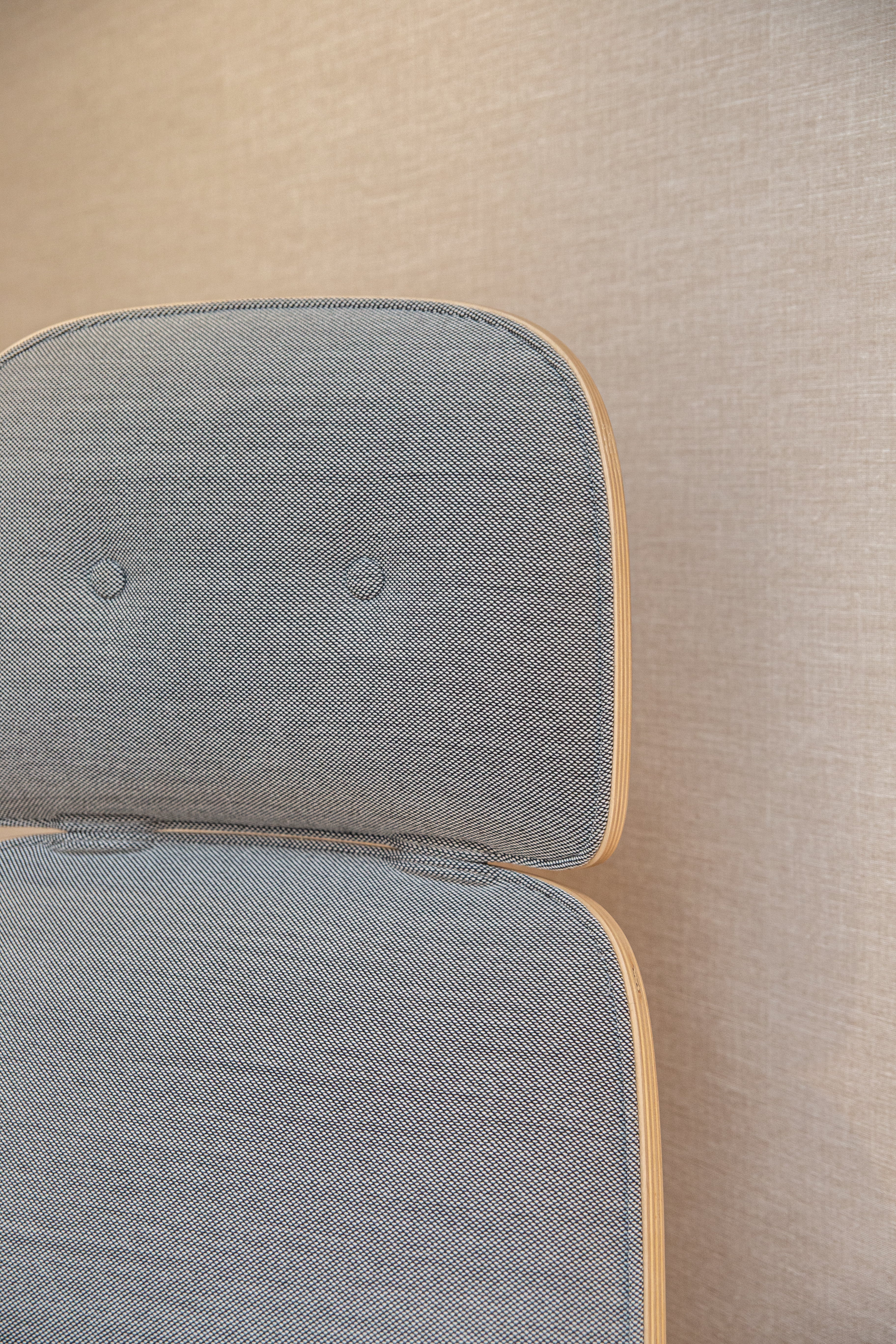 Fotel PAD HIGH SWIVEL mit Aluminiumfuß - Ausstellungsstück