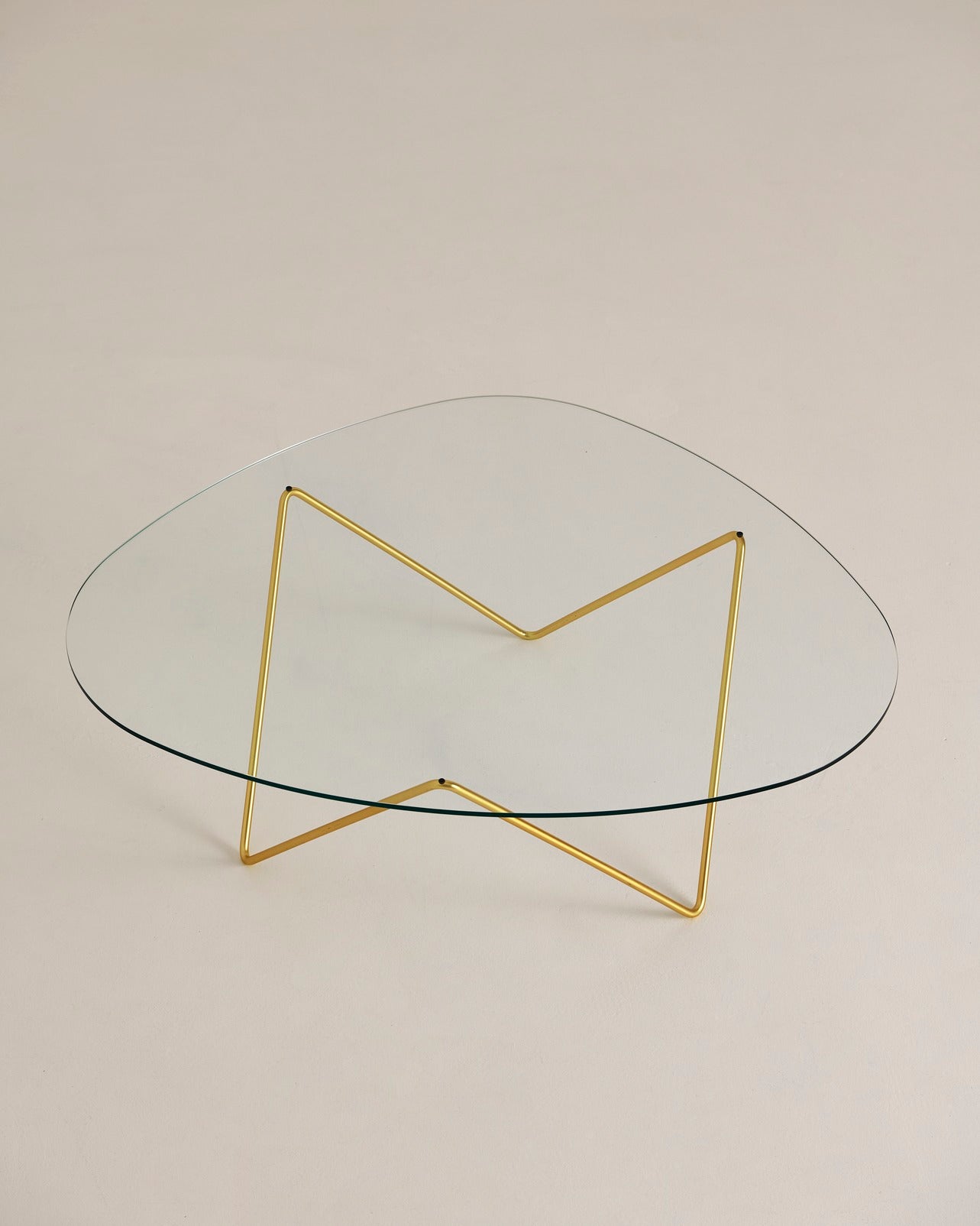PEDRERA coffee table with glass and gold base