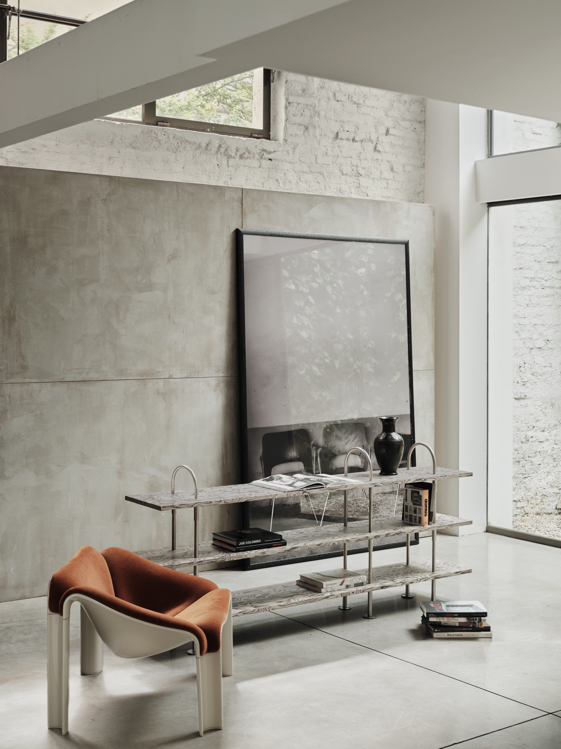 F300 Armchair in Cognac with White Base