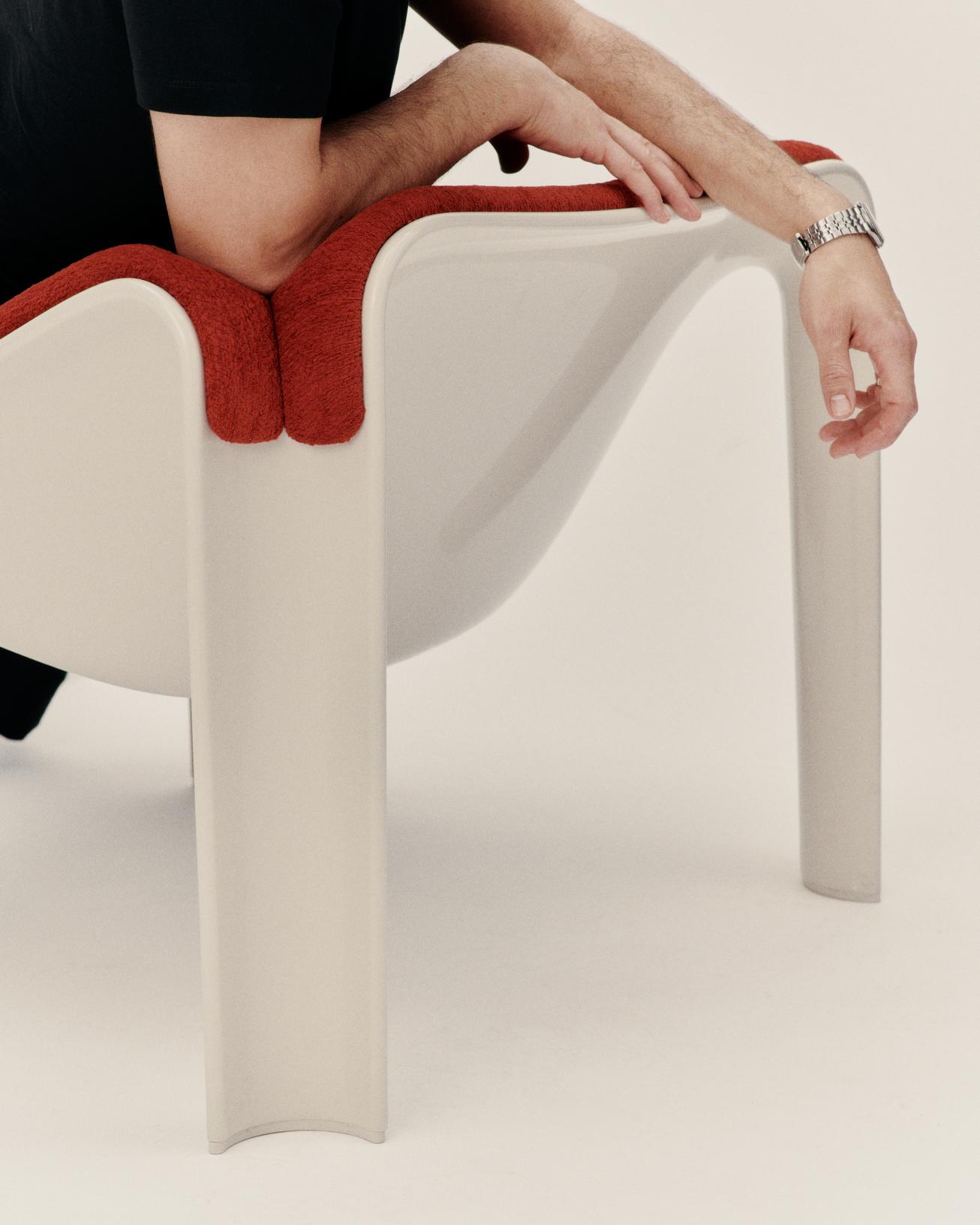 F300 Armchair red with white base