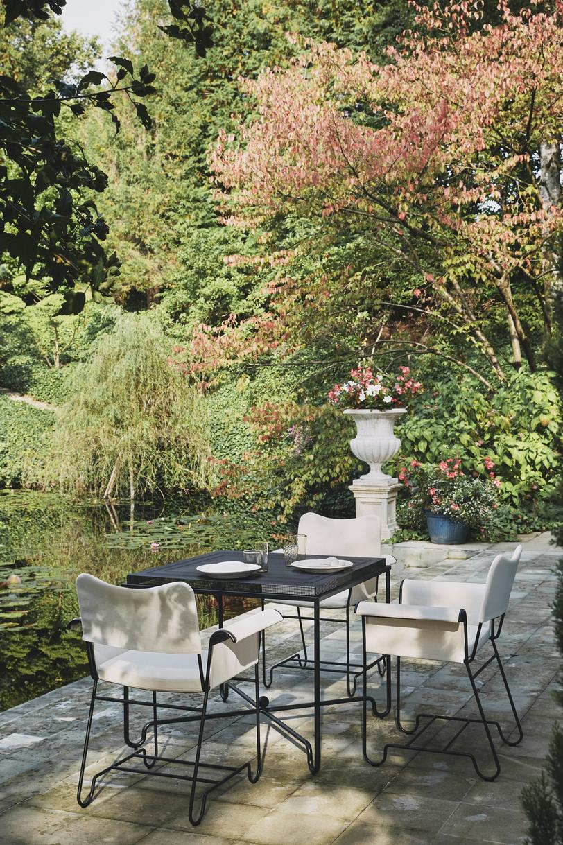 TROPIQUE garden table black steel
