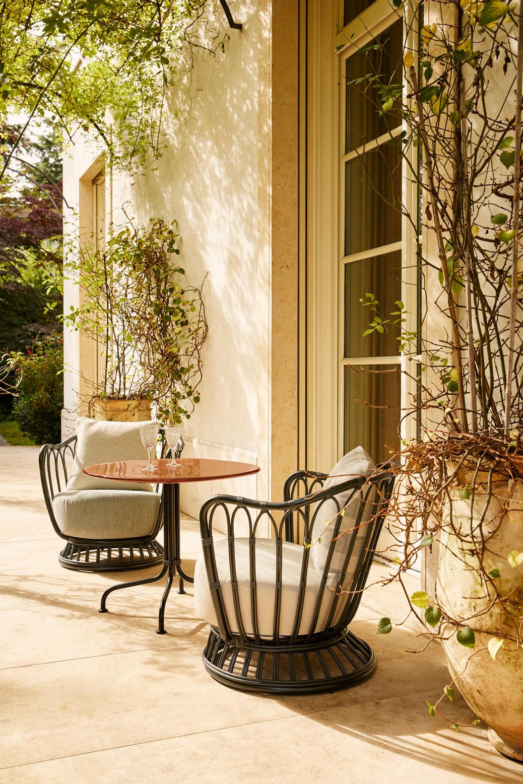 CARMEL Garden Table White Ceramic