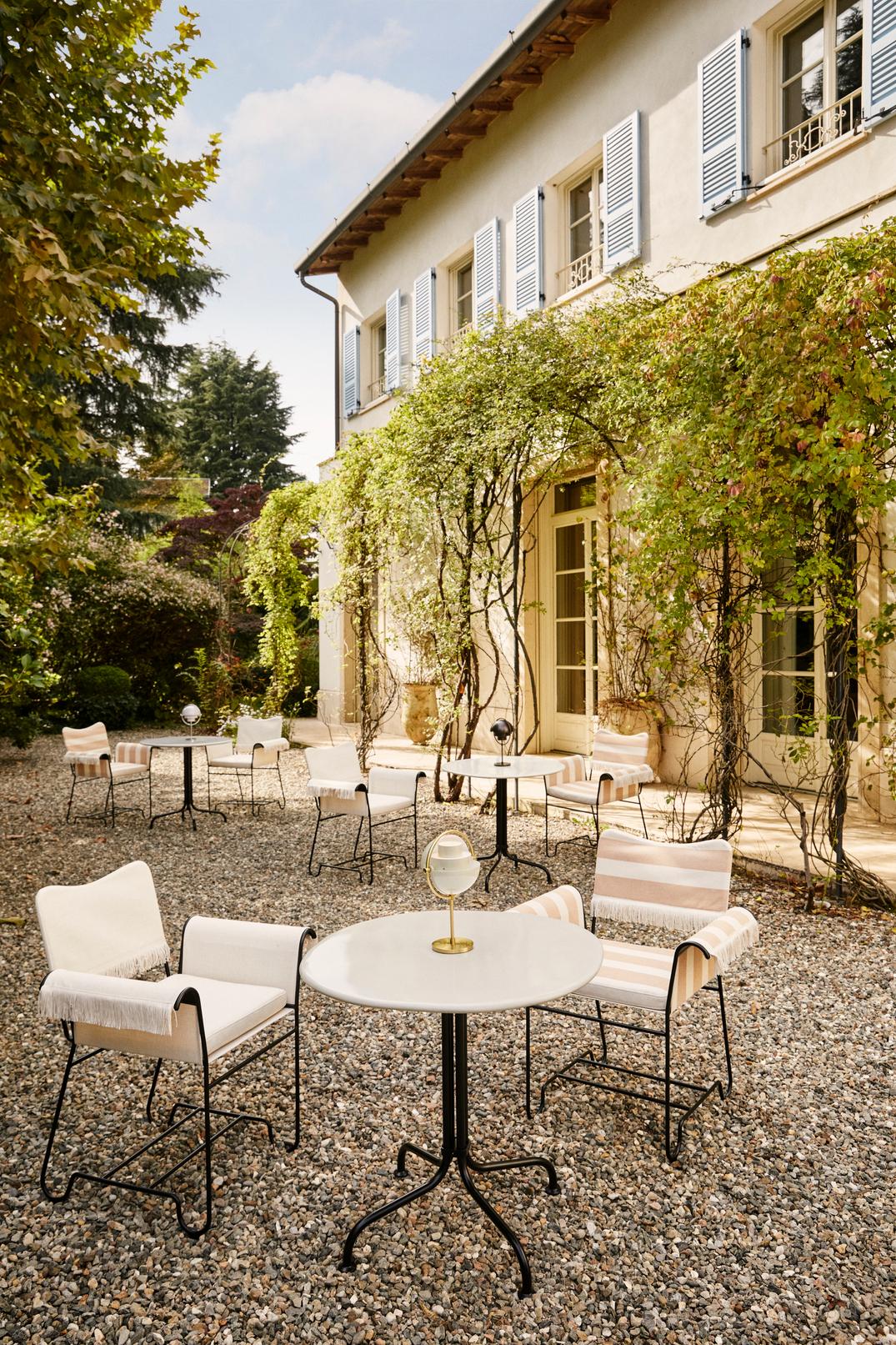 Gartentisch CARMEL bordeauxfarbene Keramik