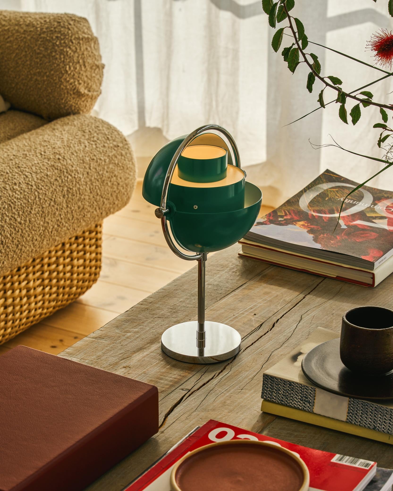 MULTI-LITE grüne tragbare Lampe mit Chromsockel