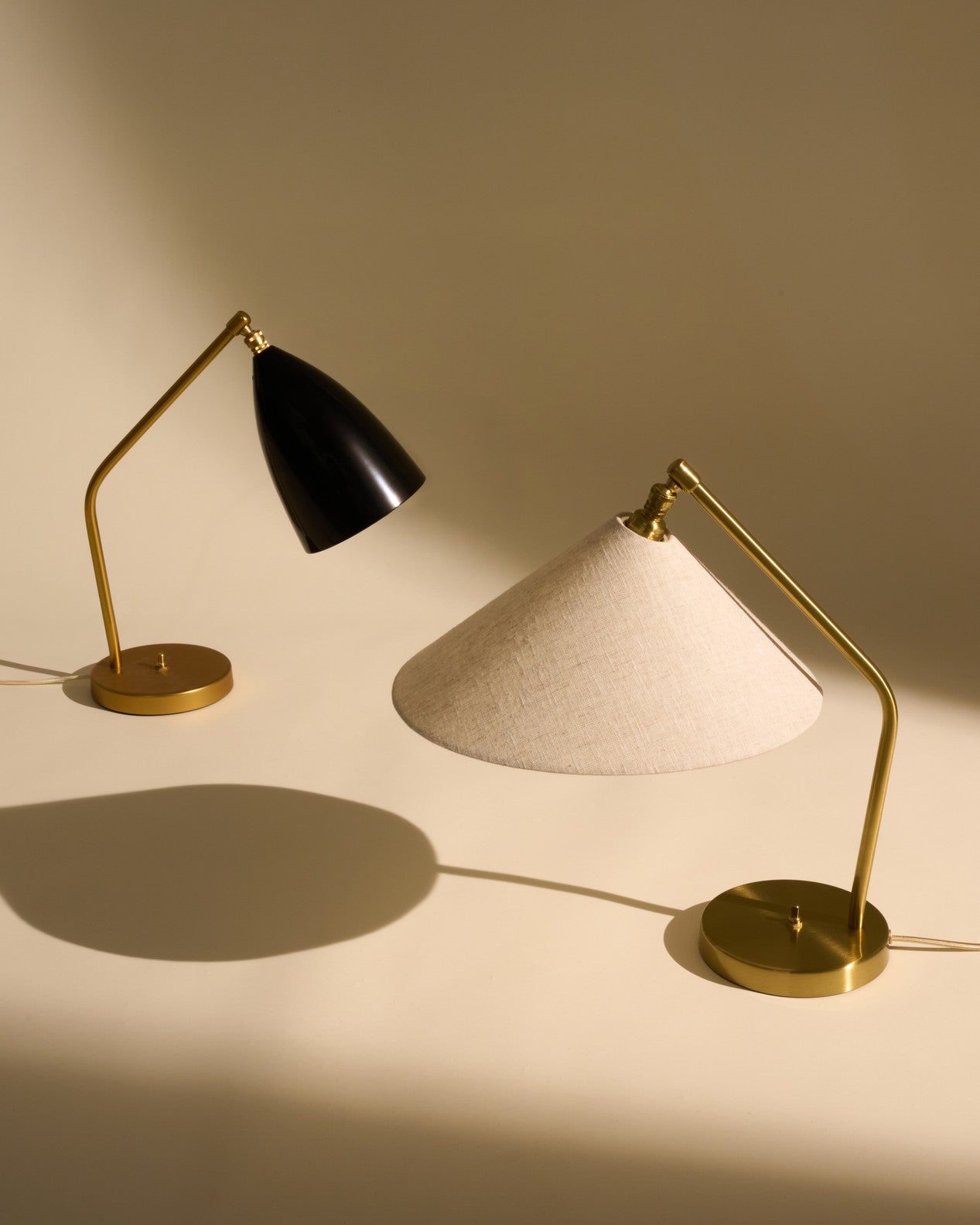 Table lamp GRÄSHOPPA gray shade with gold base