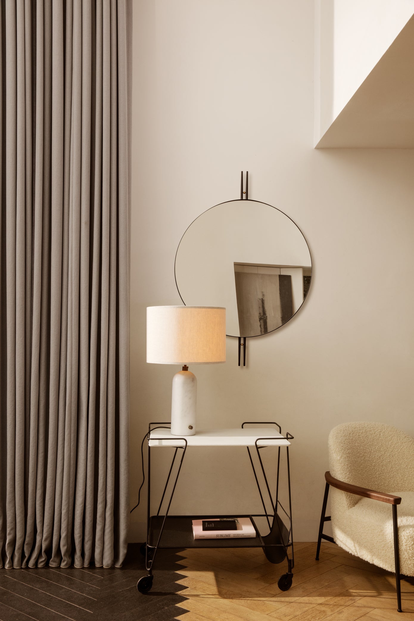 GRAVITY Table Lamp White Marble