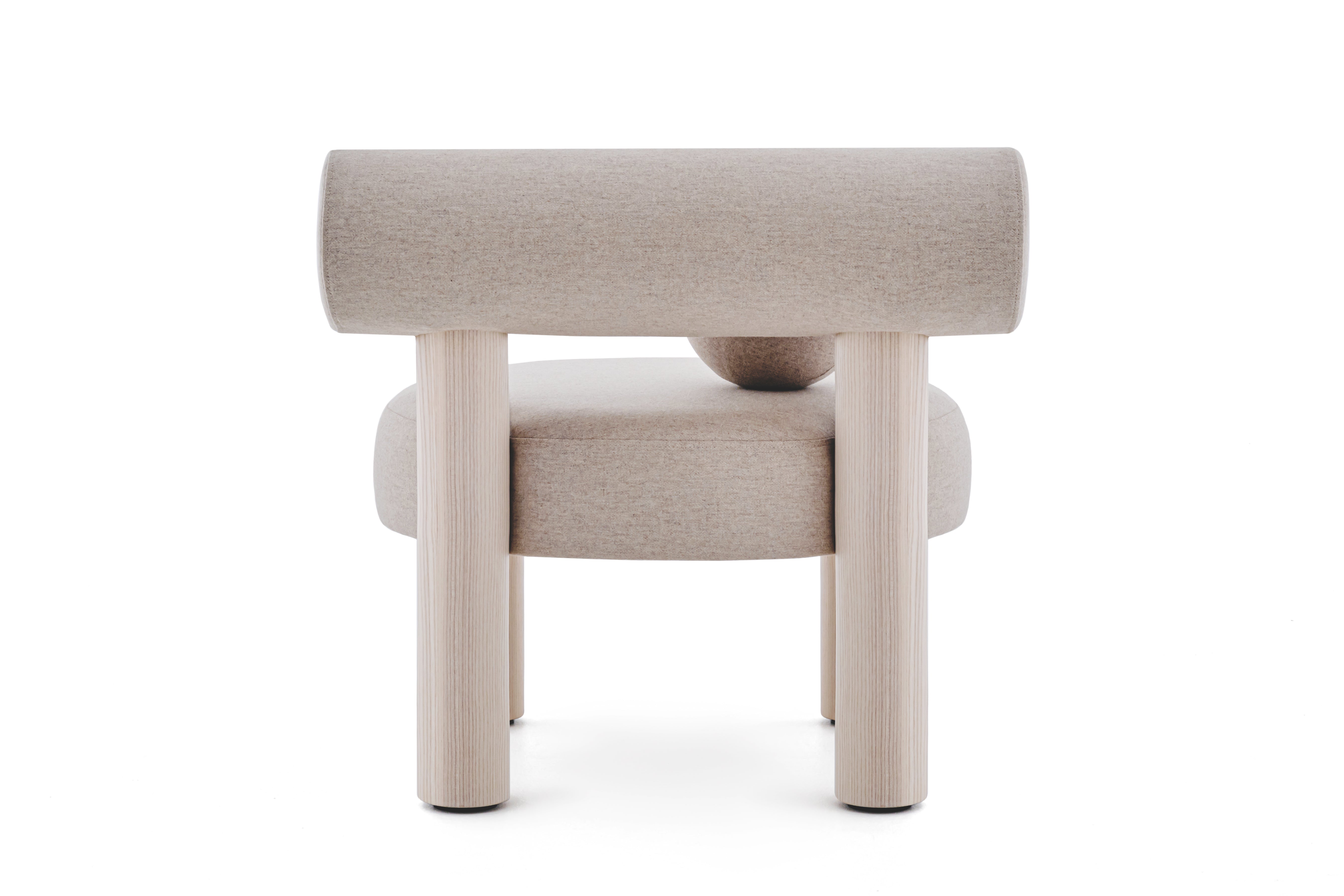 GROPIUS CS2 upholstered armchair with wooden base