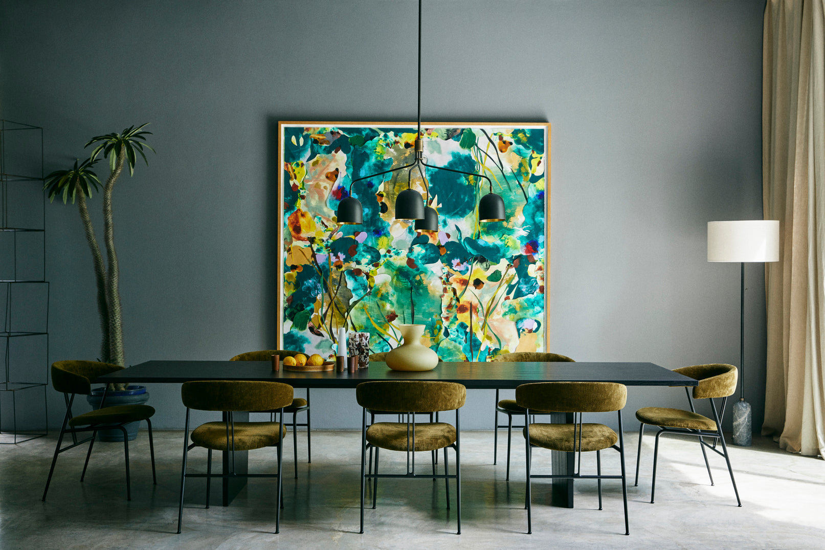 GRAVITY black floor lamp