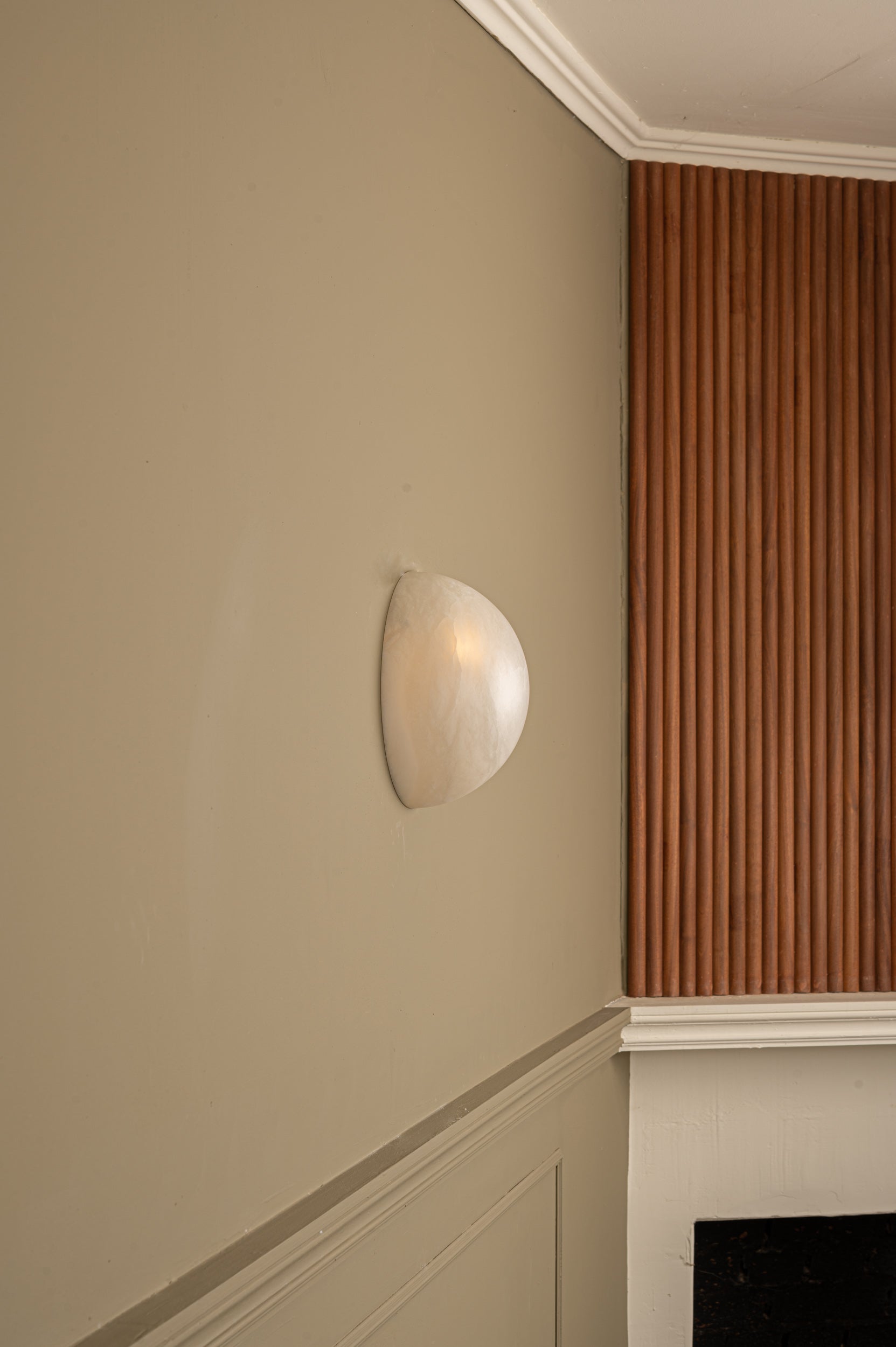 HAVENO Wall Lamp White Alabaster