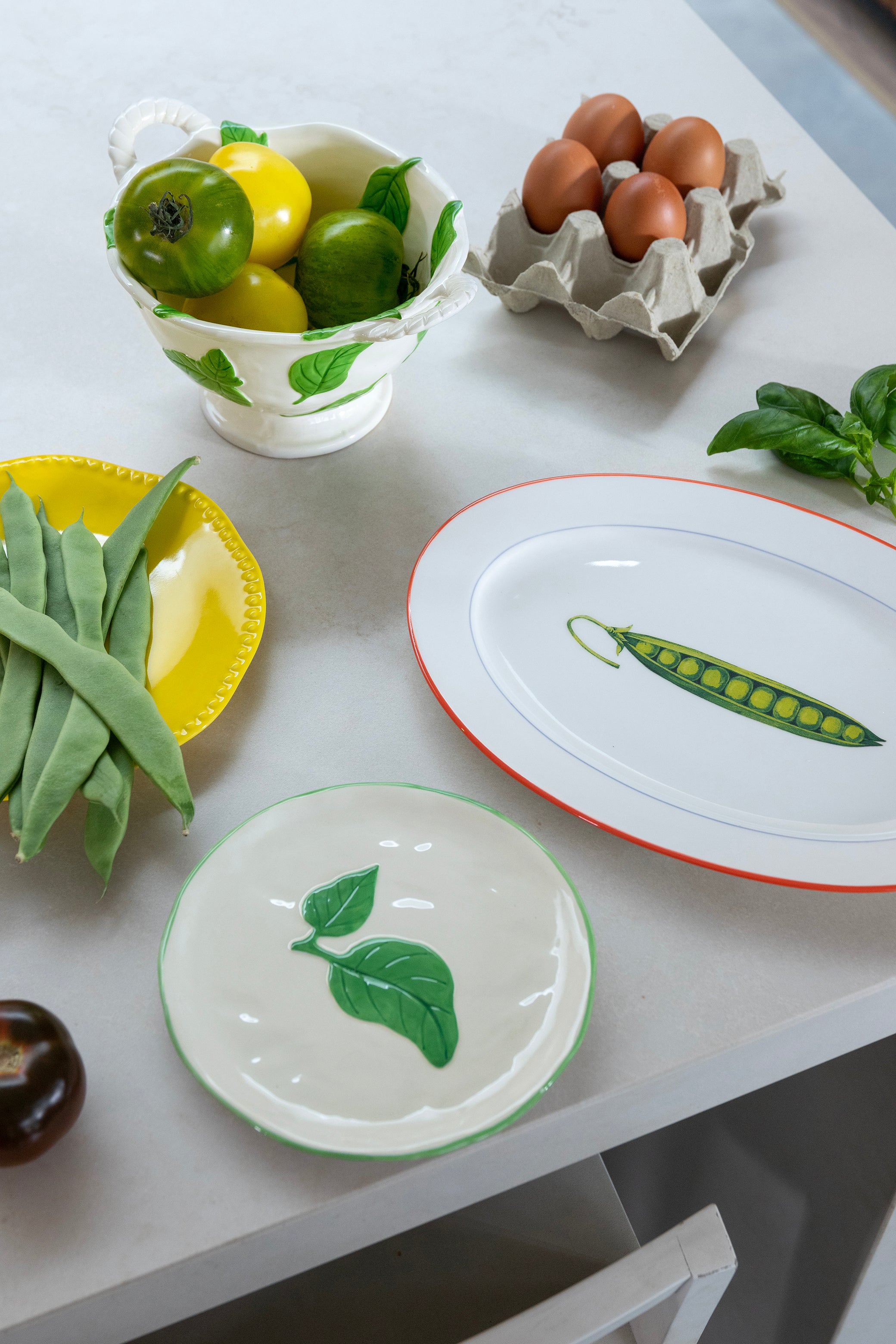 Weißer Durszlak mit grünem Untersetzer BASIL