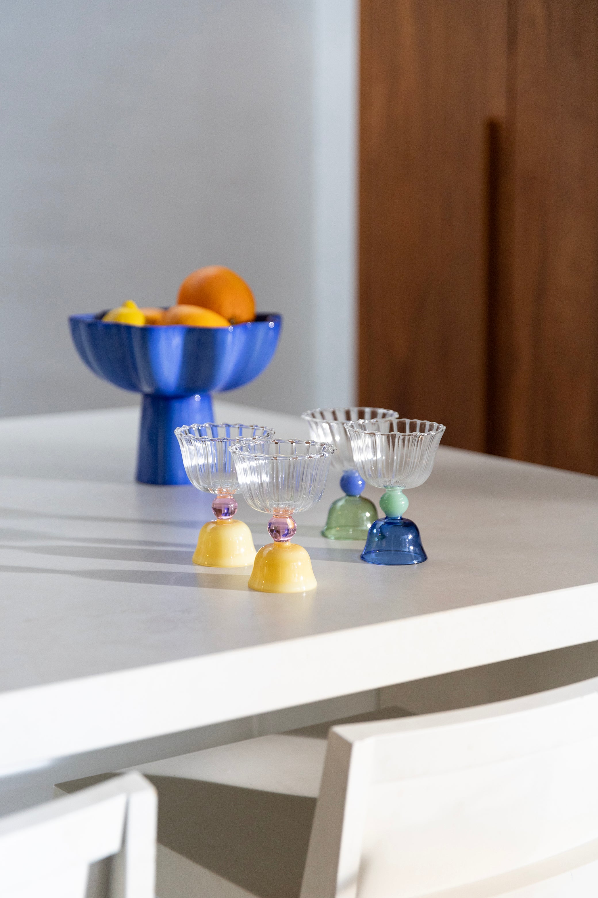 Set aus grünen und blauen Glaskelchen TULIP