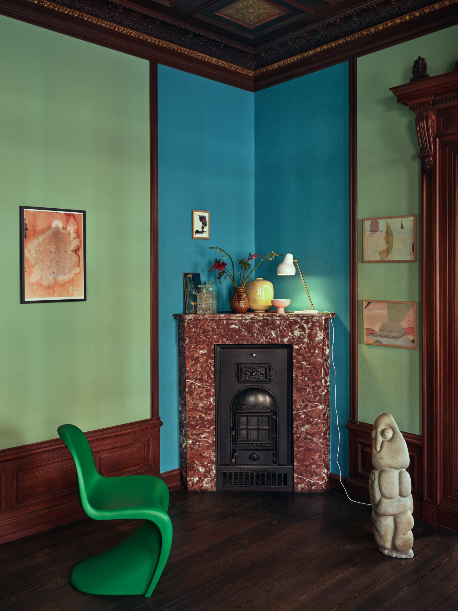 Tischlampe VL 38 weiß mit goldener Veredelung