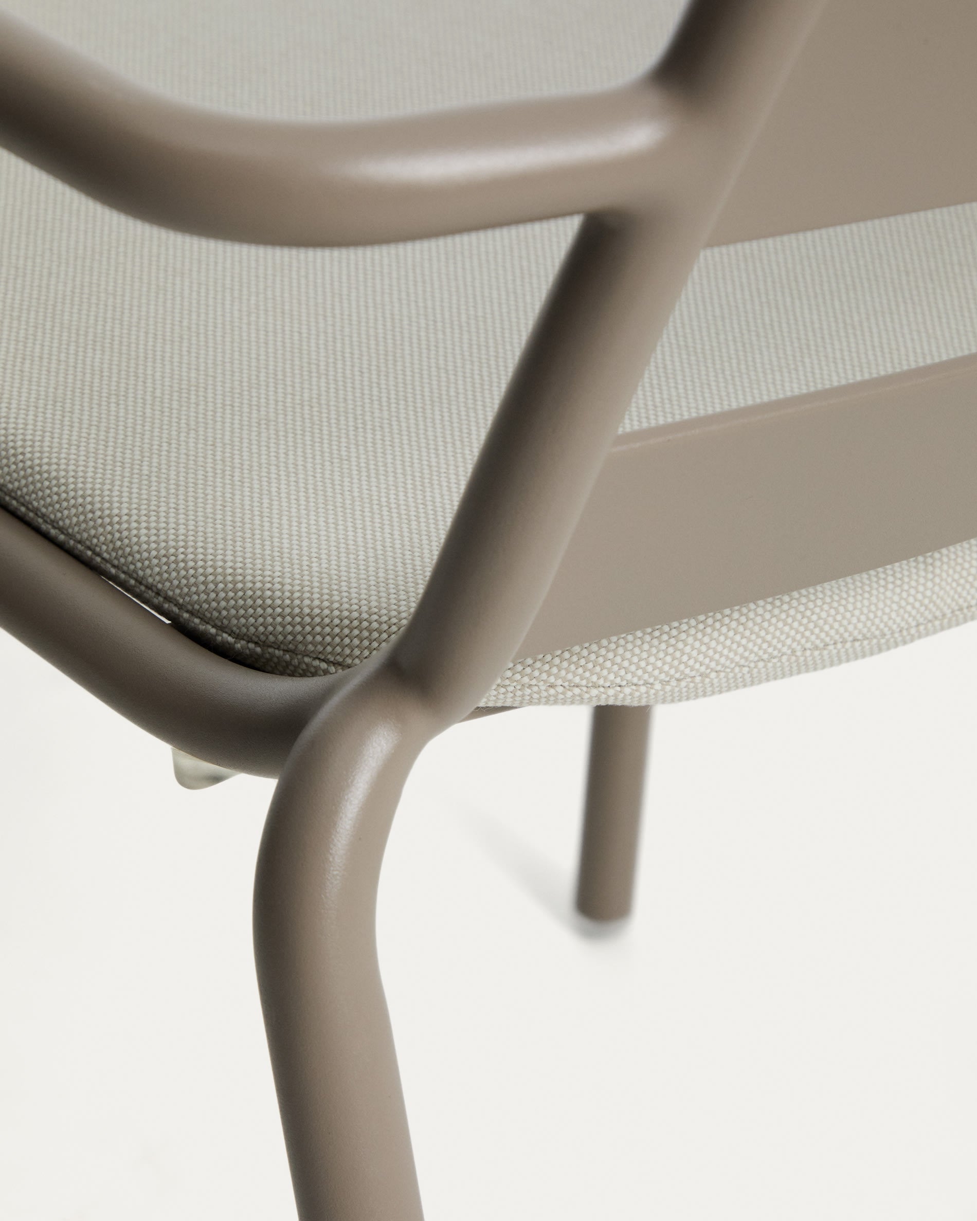 JONCOLS taupe garden chair