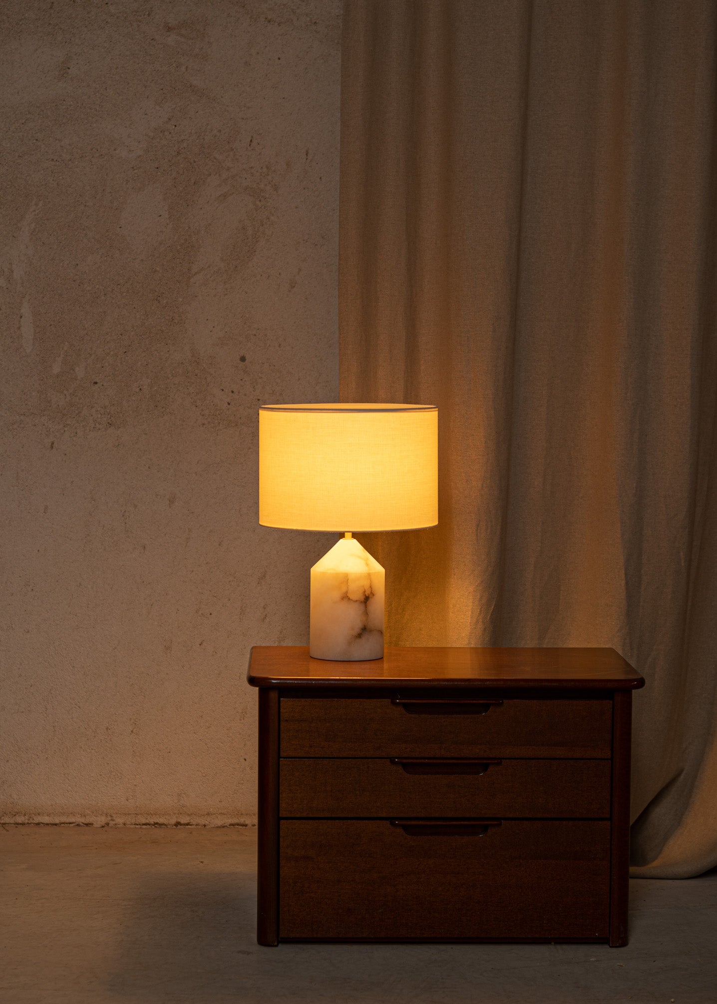 JOSEF Table Lamp White Alabaster