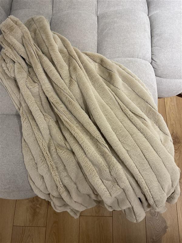 Koc aus Kunstfell Kave Home beige - Ausstellungsstück