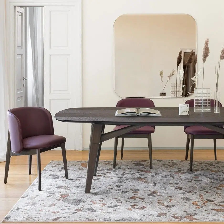 Sessel mit Armlehnen ABREY gepolstert mit Nussbaumfuß