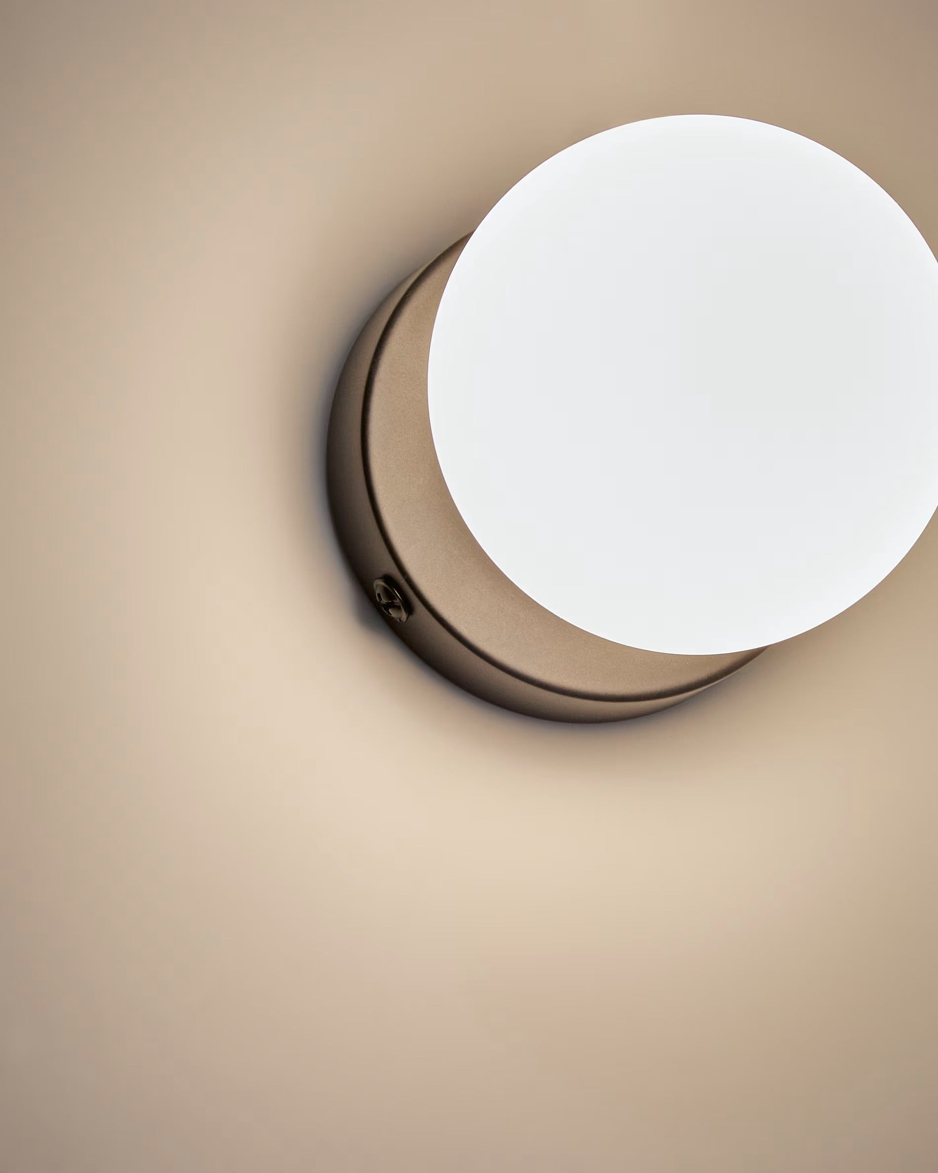 BRISIA black wall lamp