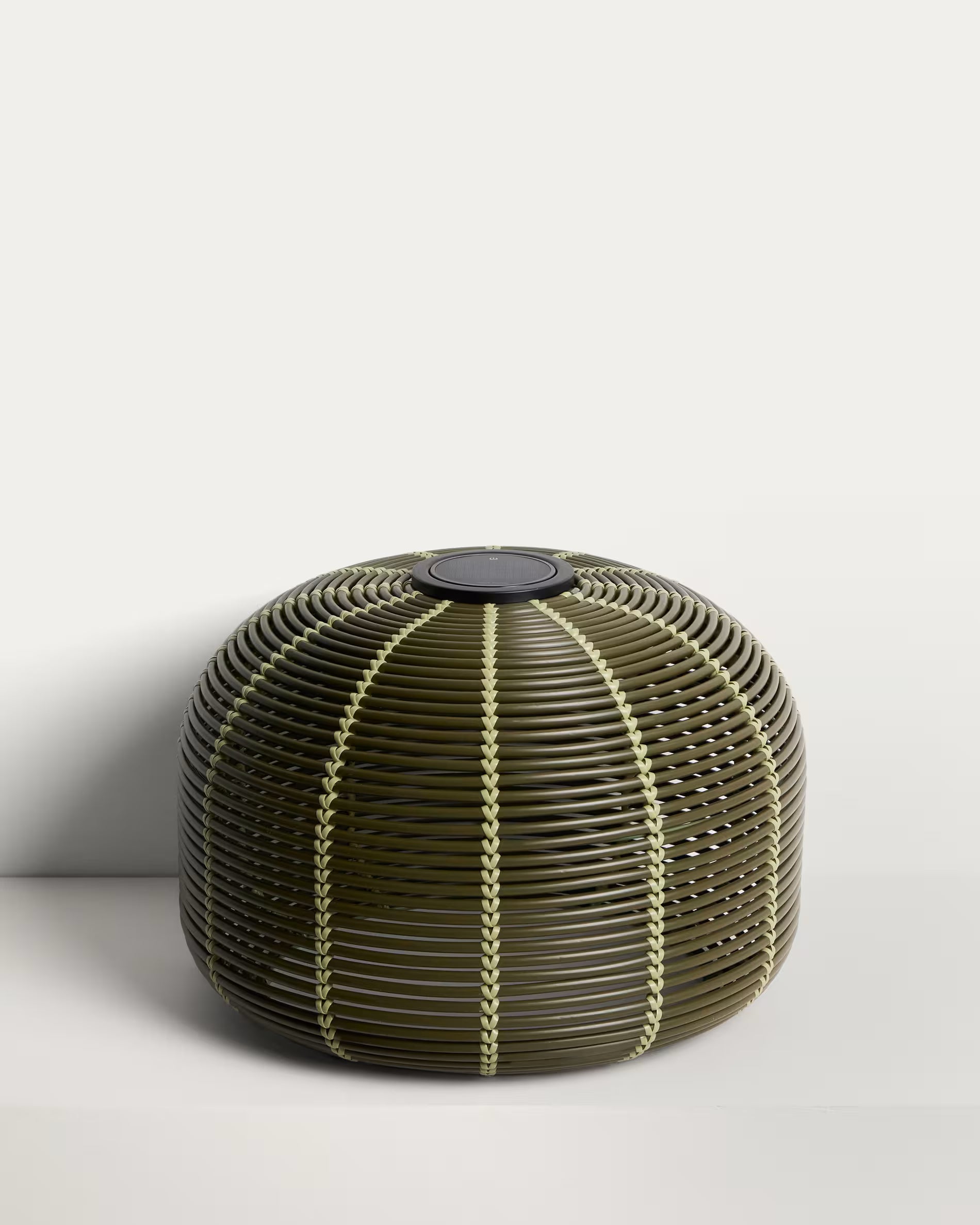 Solar-Gartenlampe GAROINA grüner synthetischer Rattan