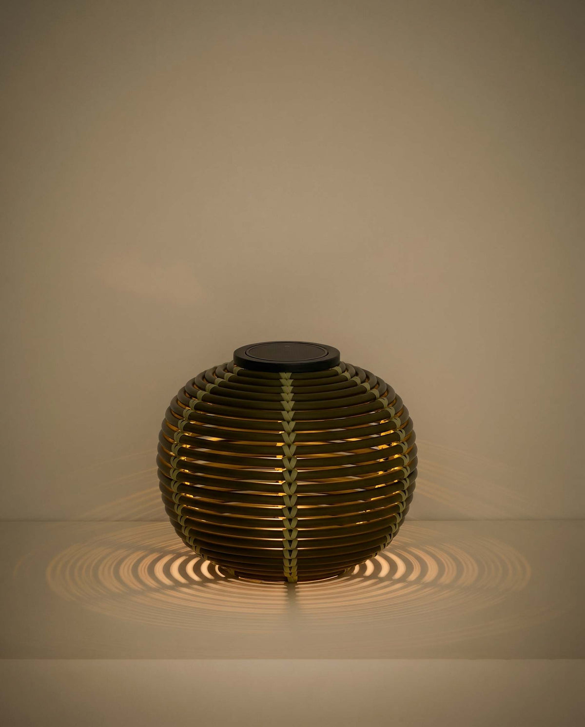 Lampa stołowa ogrodowa solarna LED GAROINA zielony rattan syntetyczny – ujęcie 8