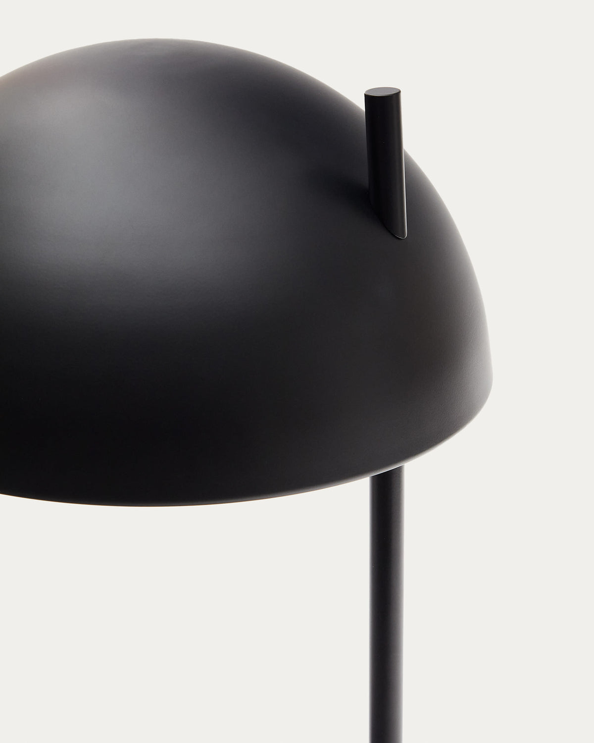 Lampa stołowa CATLAR czarny metal i drewno jesionowe – ujęcie 5