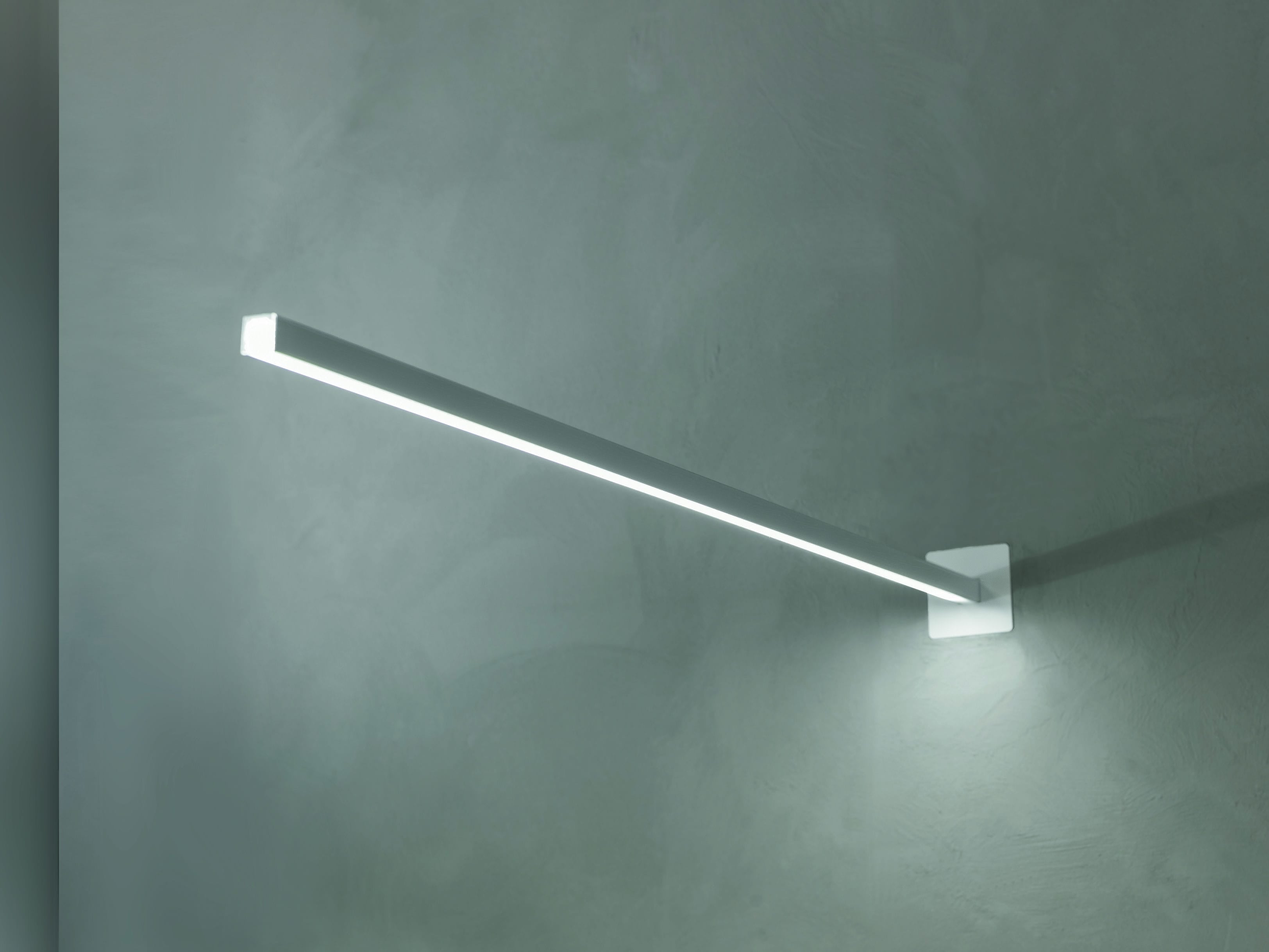 Wandleuchte mit Ausleger LINESCAPES CANTILEVERED weiß