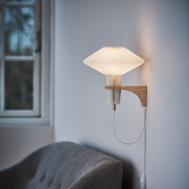 Wall lamp MODEL 204 MUSHROOM white with a light oak base