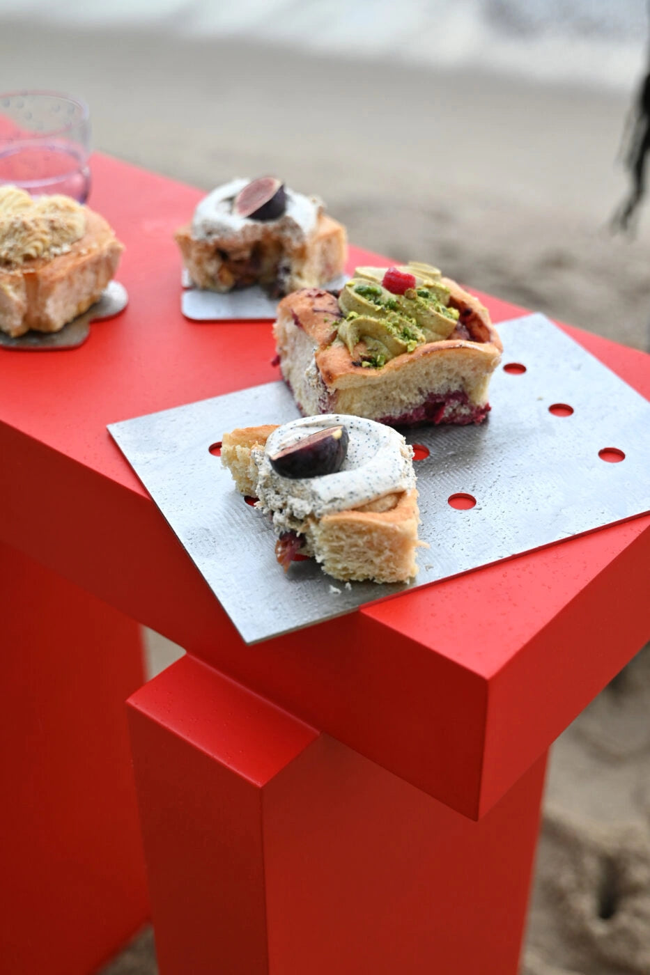 Konsolentisch TERT S aus Stahl