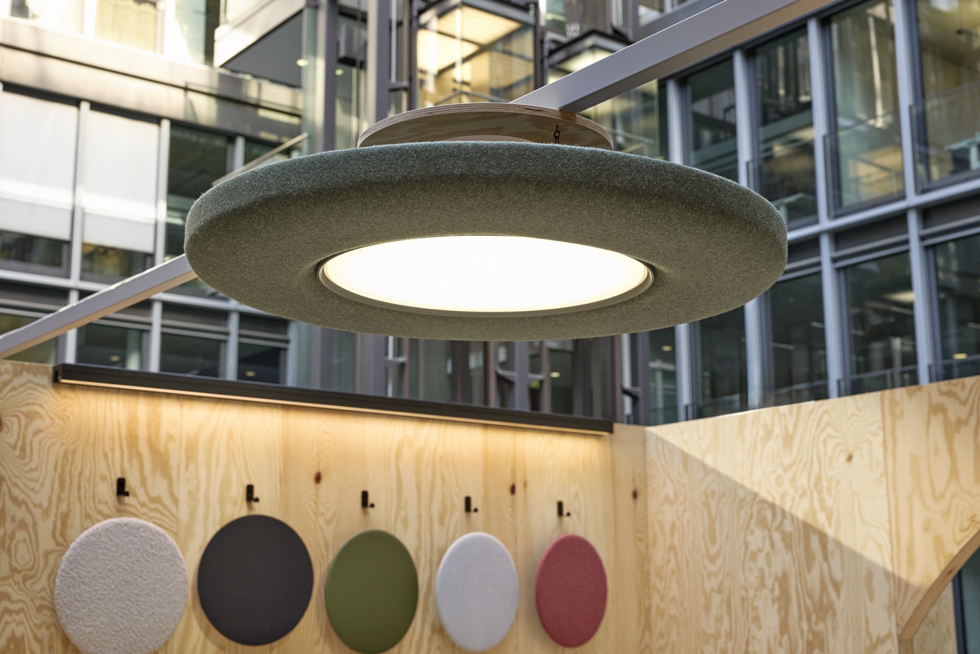 Pendelleuchte LP SLIM ACOUSTIC mit weißem Rand