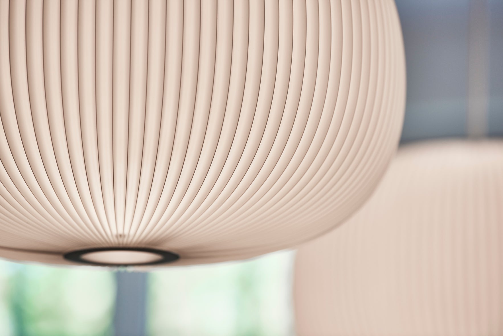 Pendelleuchte MODELL 132 LAMELLA 1 weiß mit silberner Veredelung