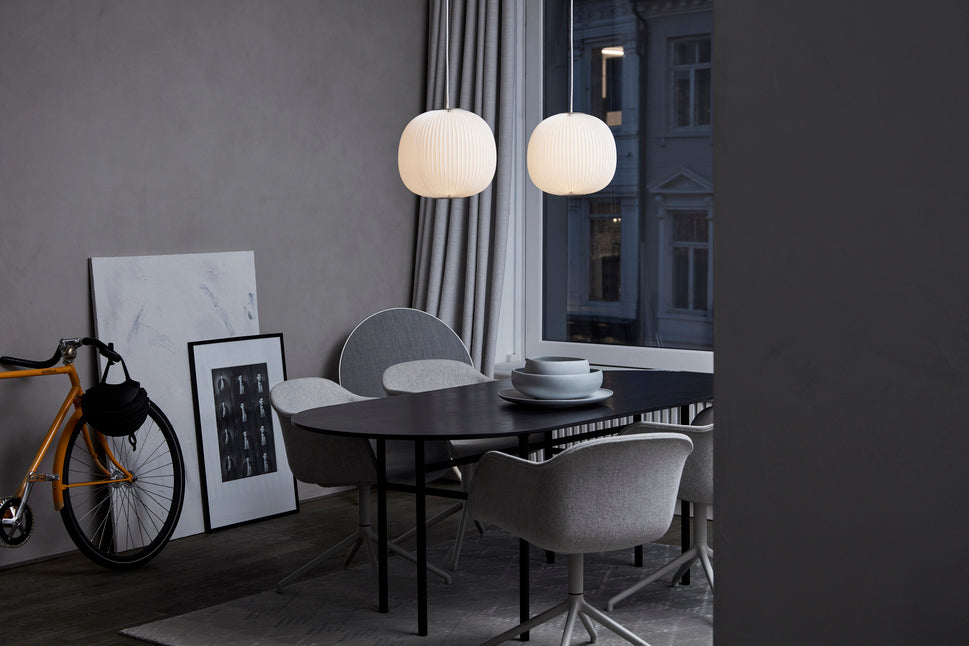 Pendelleuchte MODELL 134 LAMELLA 3 weiß mit goldener Veredelung