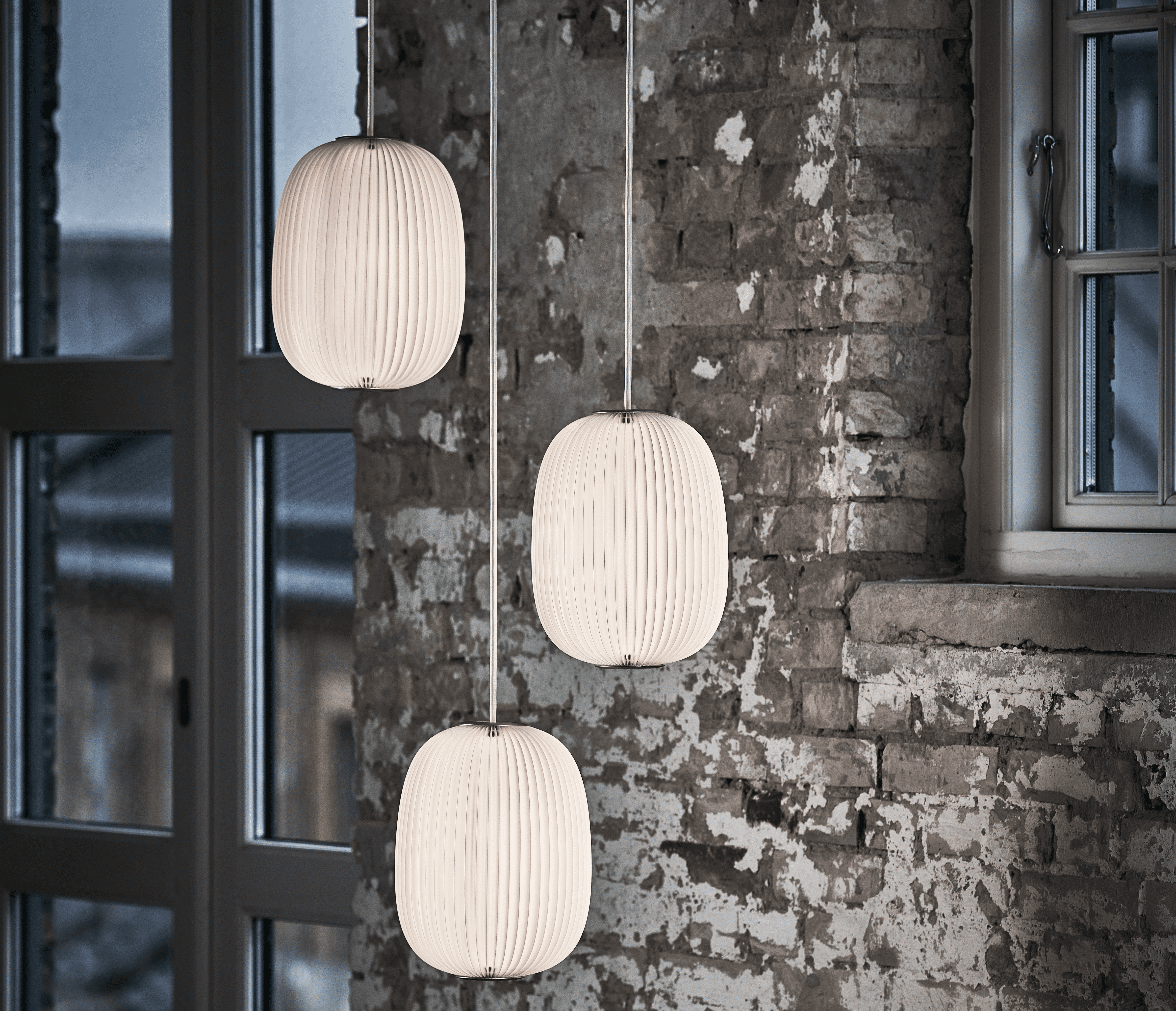 Hanging Lamp MODEL 135 LAMELLA 4 white with gold detail