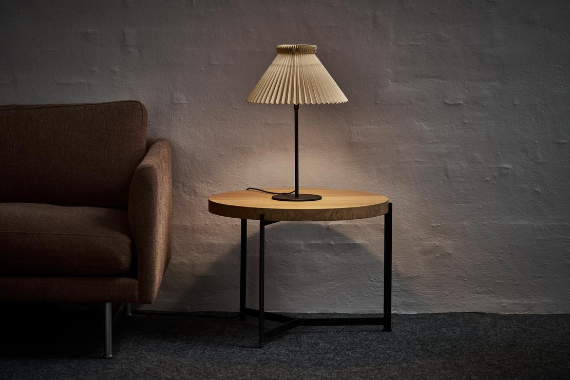 Table lamp MODEL 334 buttery
