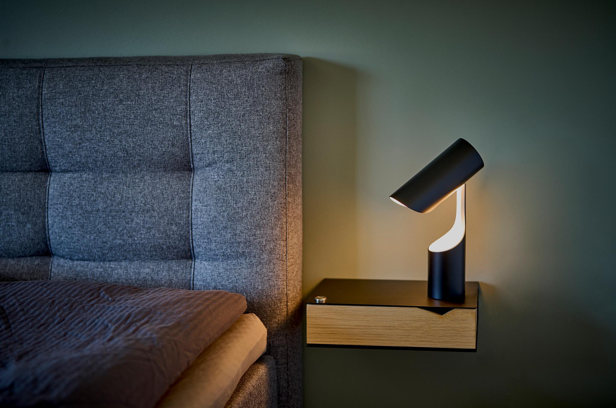 Table Lamp MODEL 353 MUTATIO black