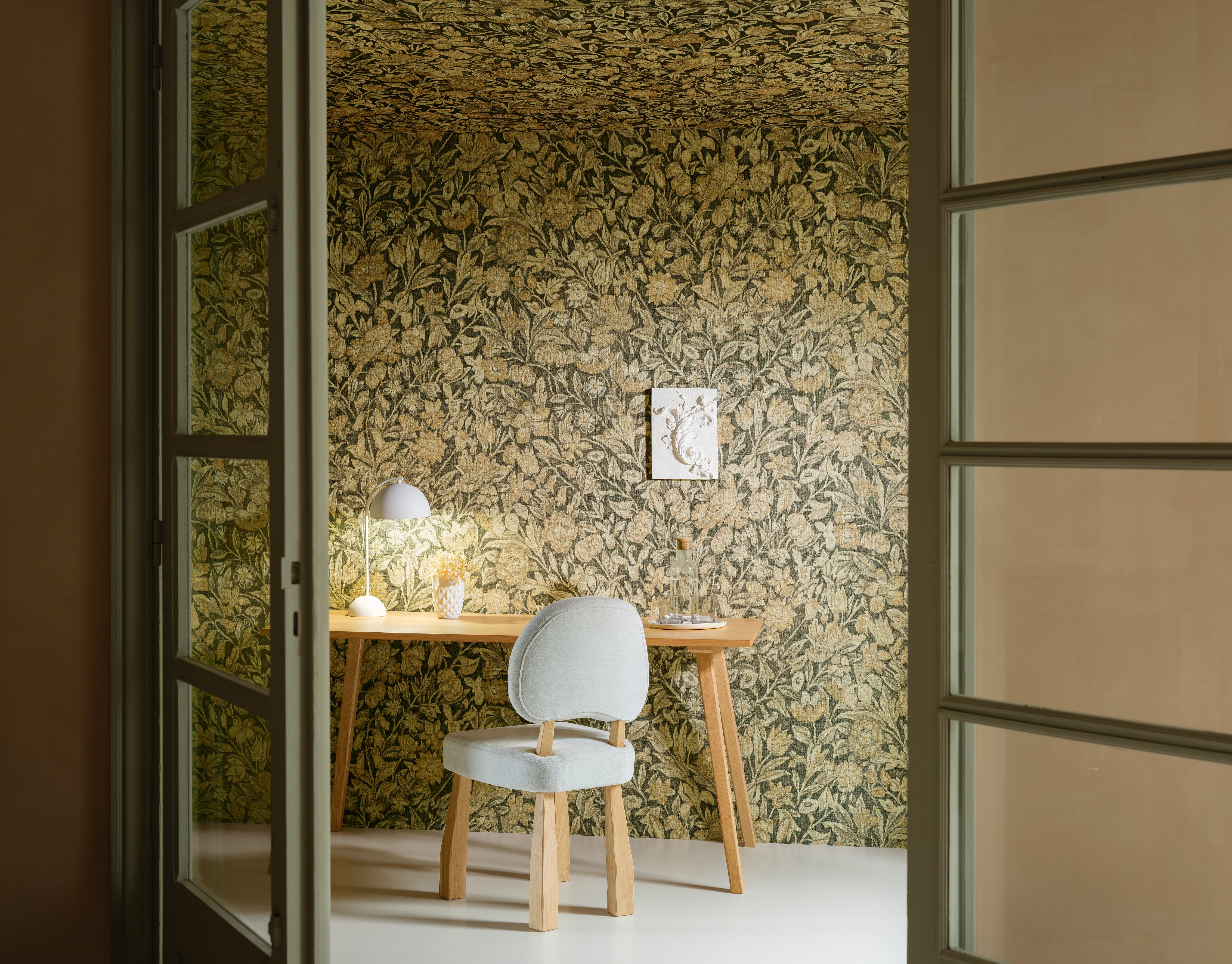 Textile wallpaper with a floral motif BOUQUET green with yellow