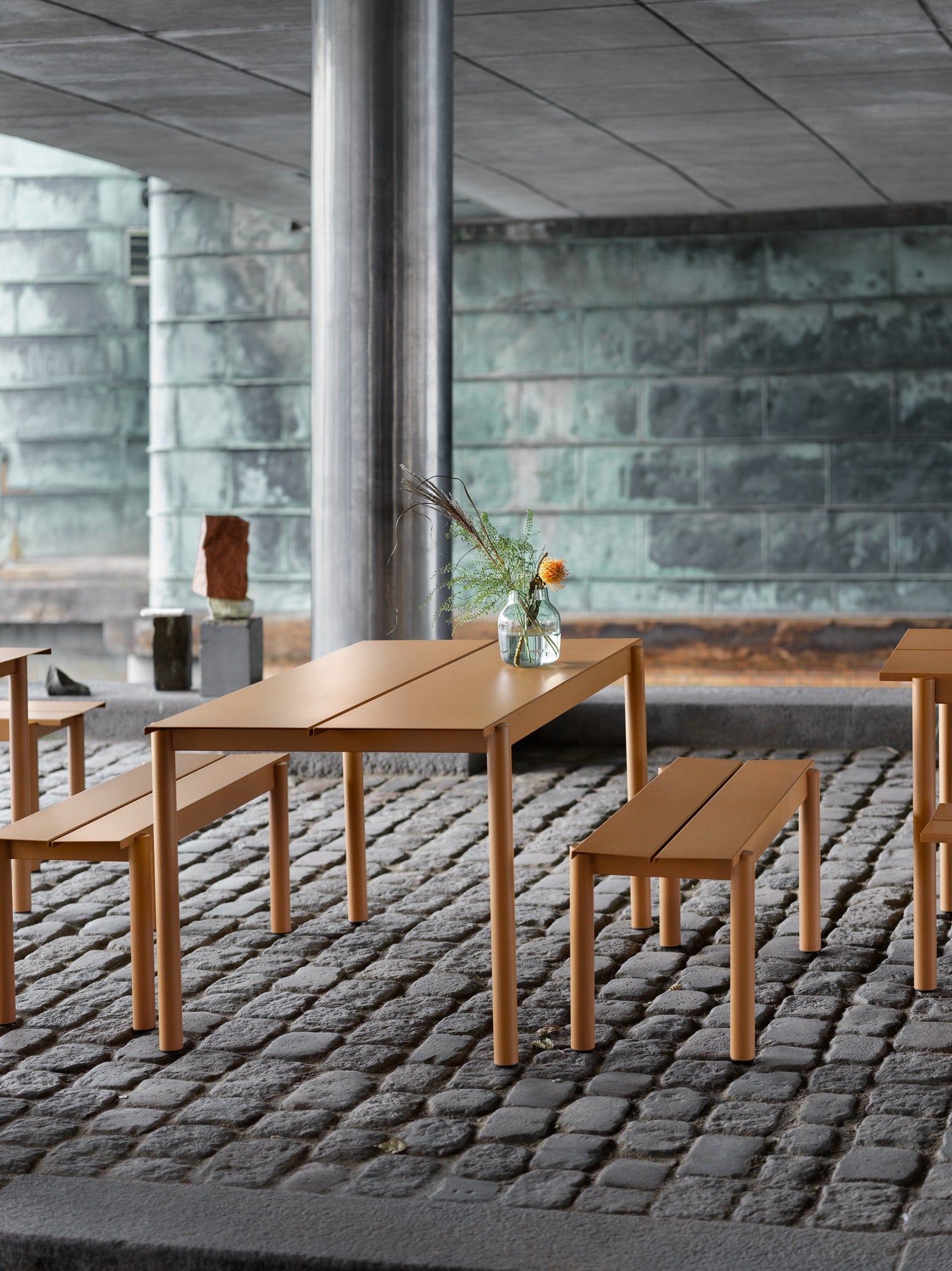 Tisch für den Außenbereich LINEAR orange Stahl