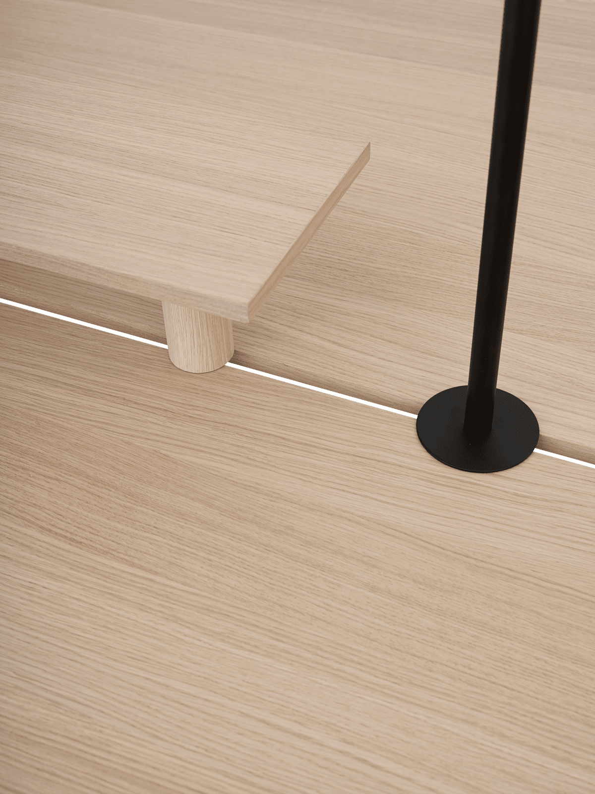 LINEAR SYSTEM HIGH Office Desk - Configuration 2, Oak Veneer